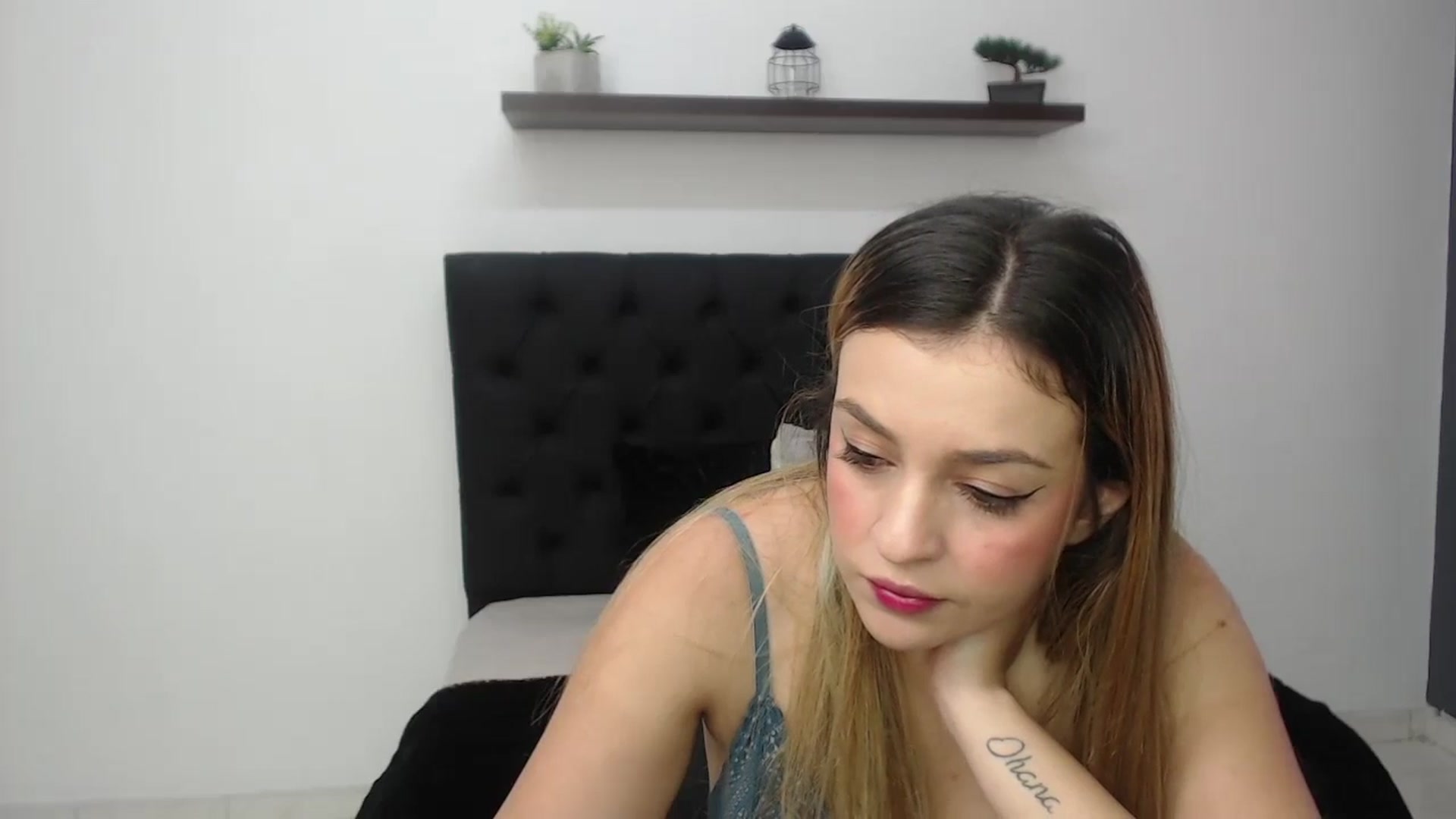 Gallery image thumbnail from CamilleDucan's myfreecams stream on, 11/13/2024, 13:24 image 3 of 20