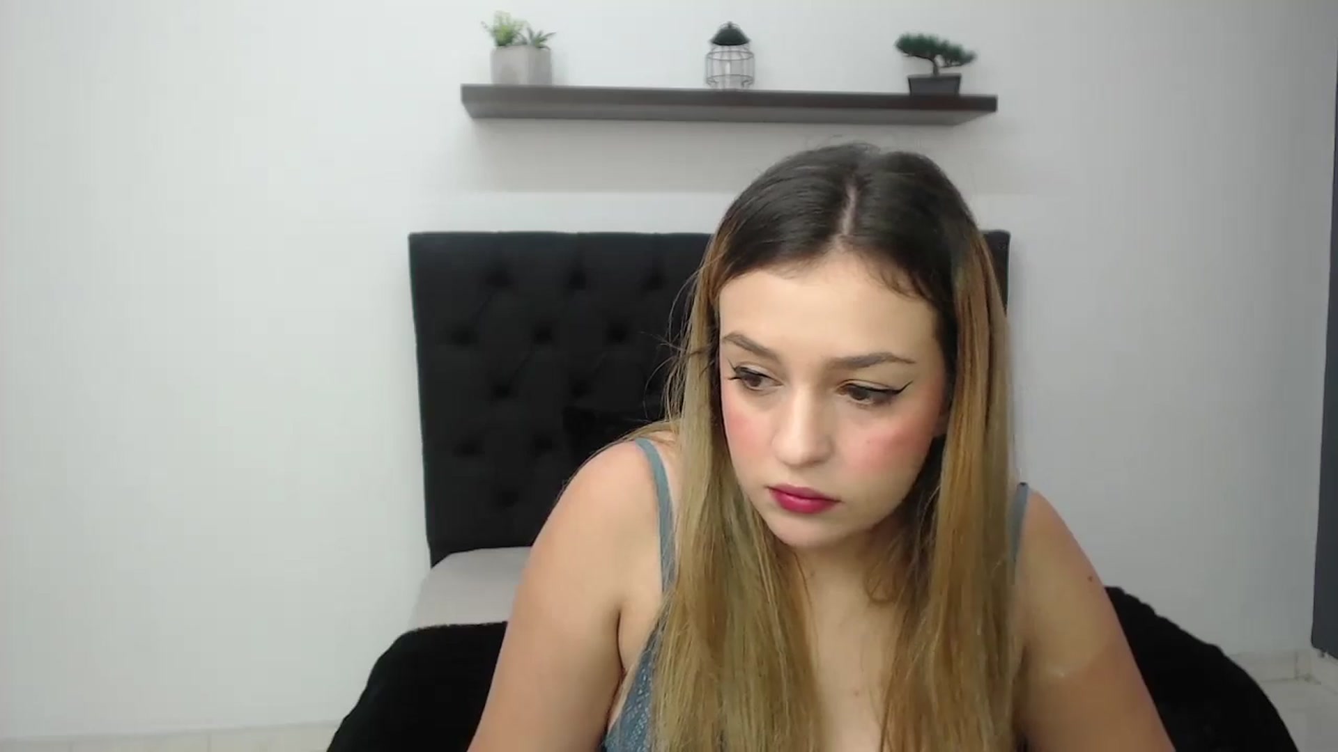 Gallery image thumbnail from CamilleDucan's myfreecams stream on, 11/13/2024, 13:24 image 15 of 20