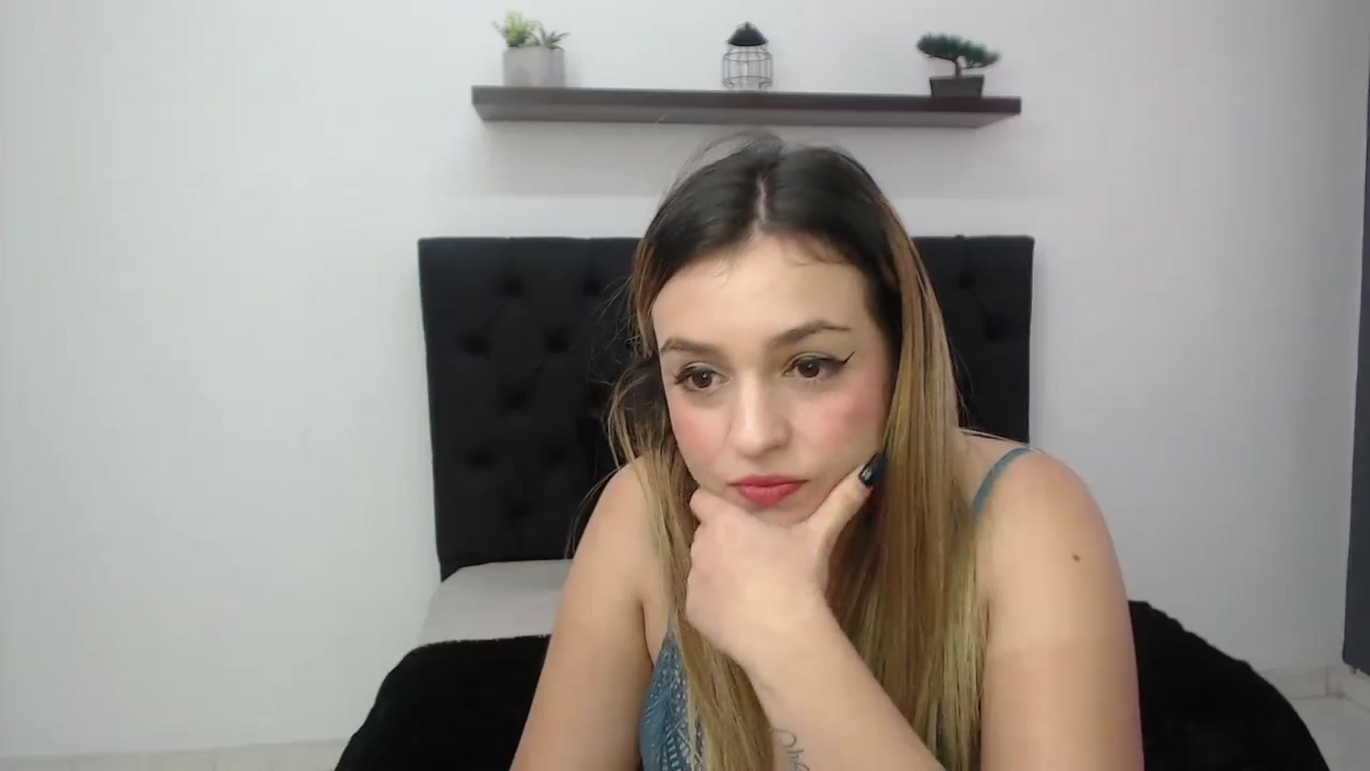 Gallery image thumbnail from CamilleDucan's myfreecams stream on, 11/13/2024, 16:00 image 8 of 20