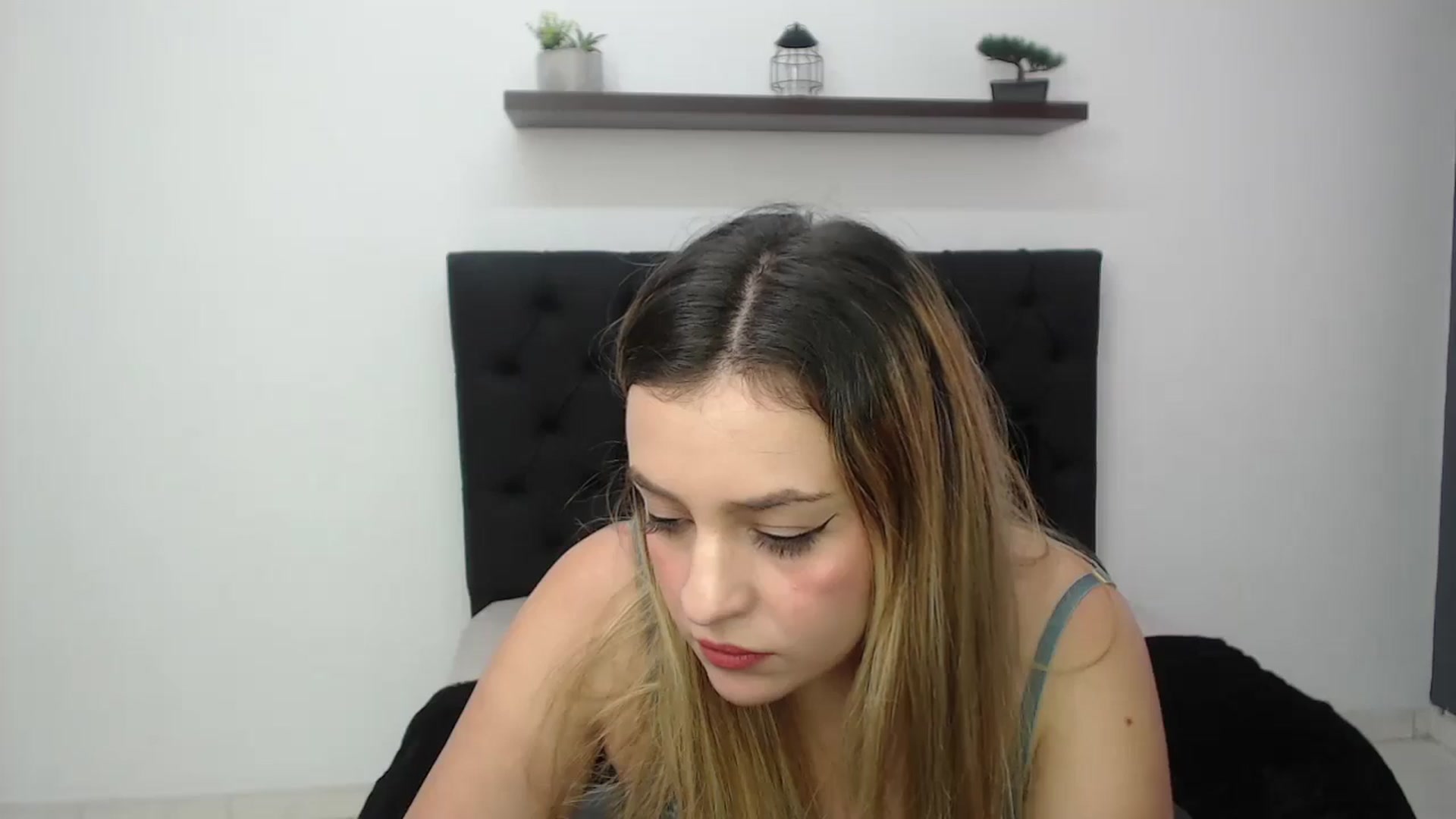 Gallery image thumbnail from CamilleDucan's myfreecams stream on, 11/13/2024, 16:00 image 19 of 20
