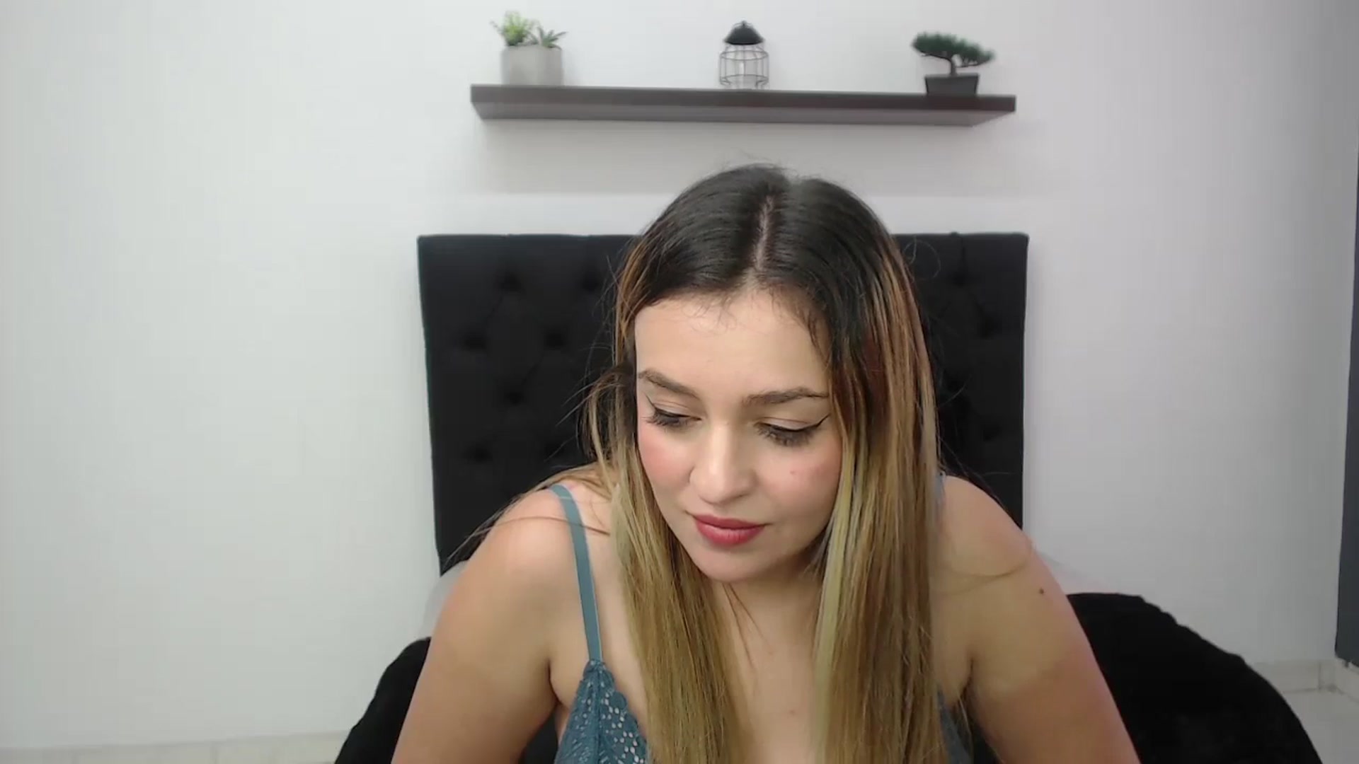 Gallery image thumbnail from CamilleDucan's myfreecams stream on, 11/13/2024, 16:52 image 13 of 20