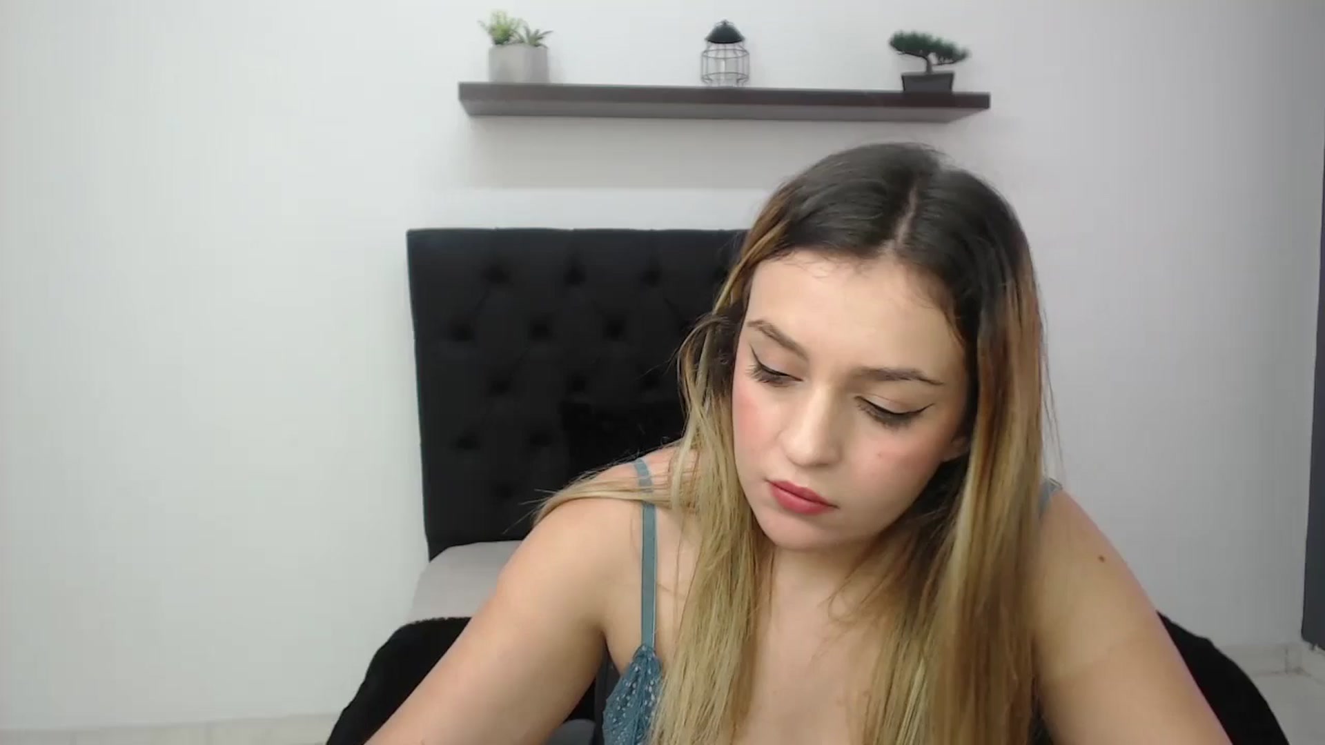 Gallery image thumbnail from CamilleDucan's myfreecams stream on, 11/13/2024, 16:52 image 1 of 20