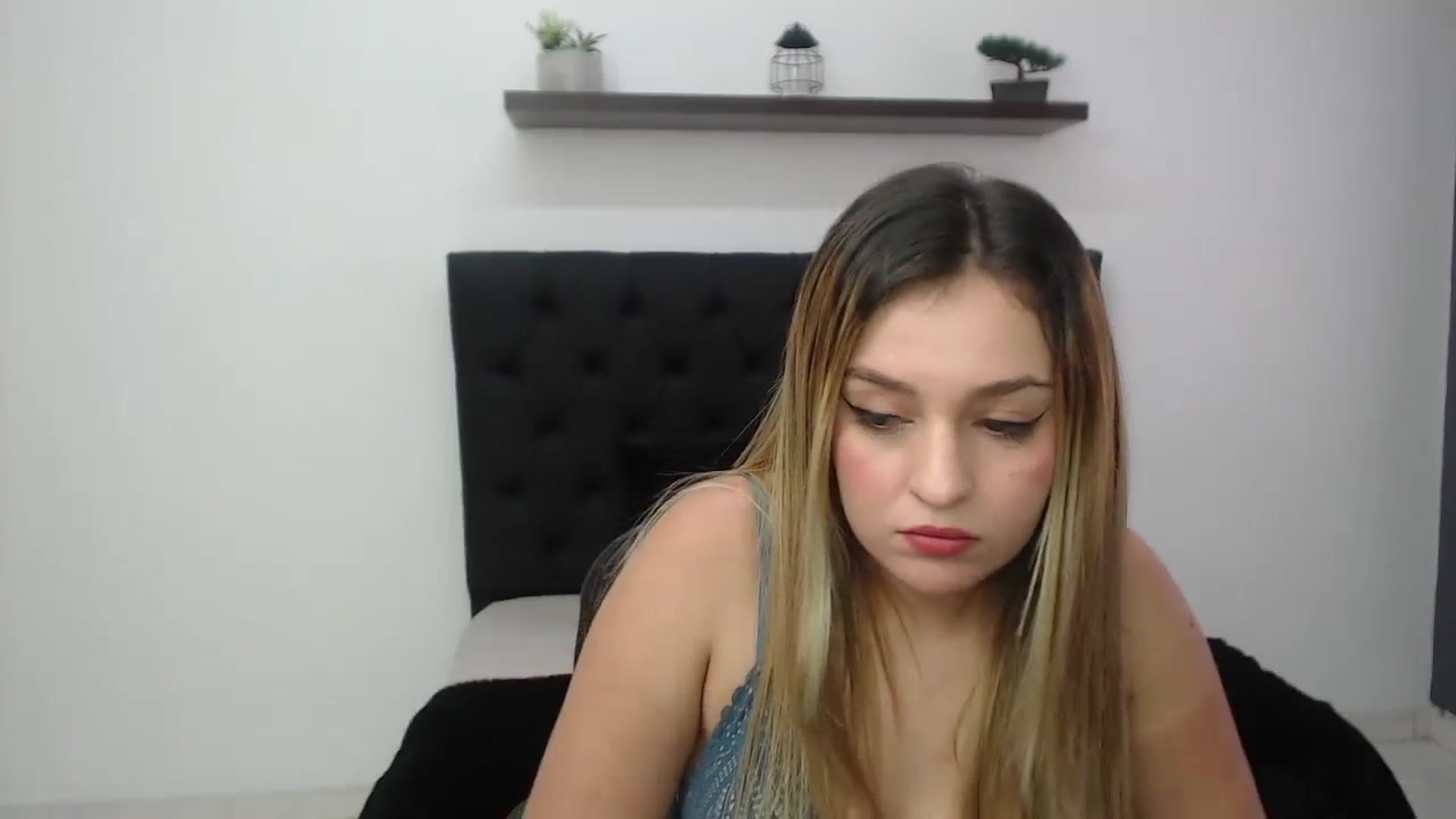 Gallery image thumbnail from CamilleDucan's myfreecams stream on, 11/13/2024, 16:52 image 16 of 20