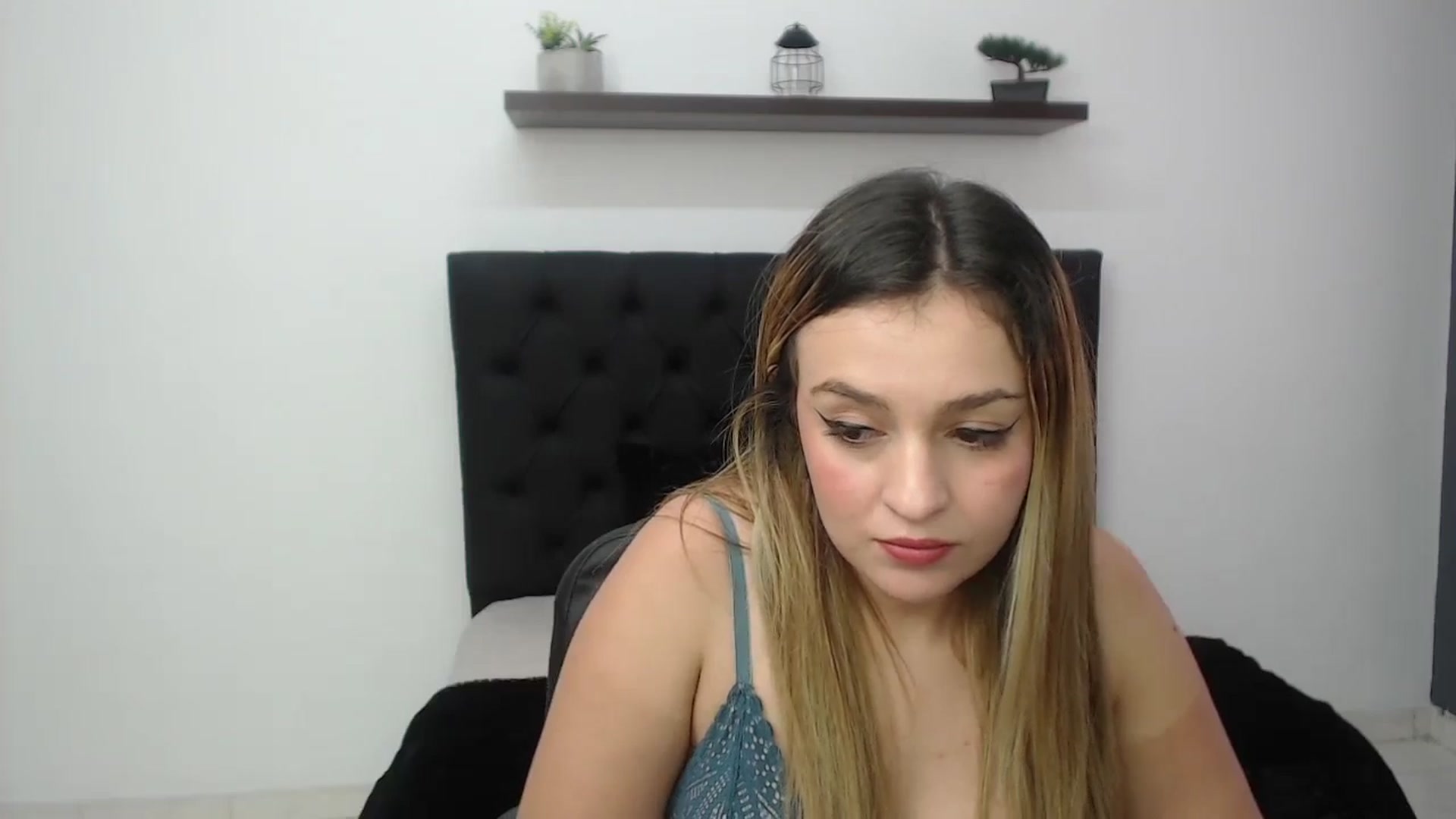 Gallery image thumbnail from CamilleDucan's myfreecams stream on, 11/13/2024, 16:52 image 11 of 20