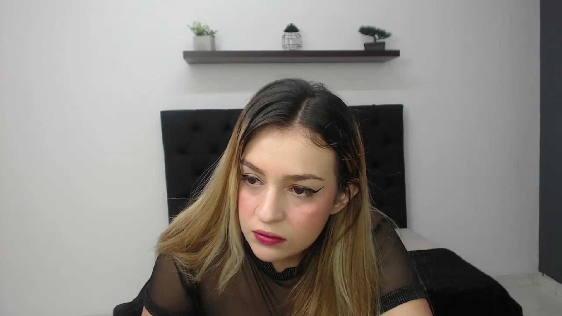 Gallery image thumbnail from CamilleDucan's myfreecams stream on, 11/15/2024, 13:47 image 1 of 20