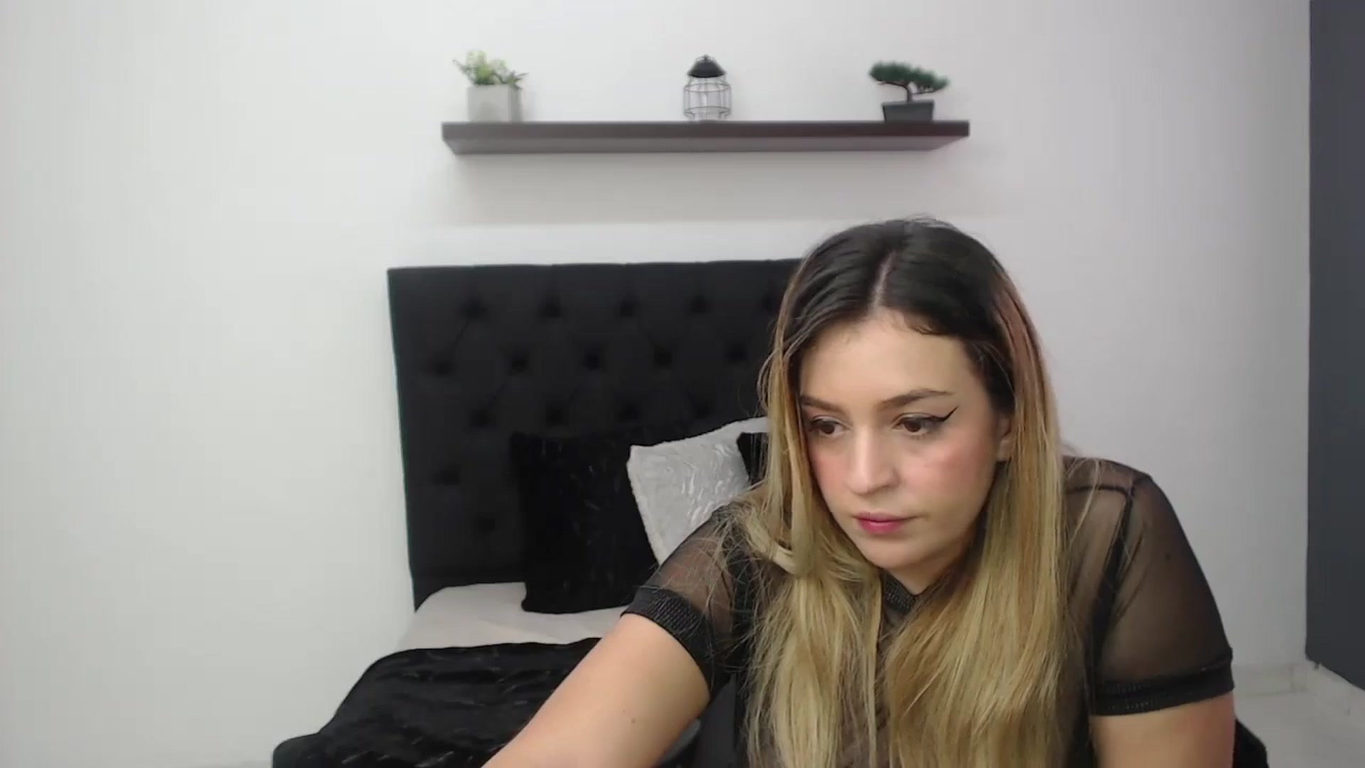 Gallery image thumbnail from CamilleDucan's myfreecams stream on, 11/15/2024, 14:40 image 12 of 20
