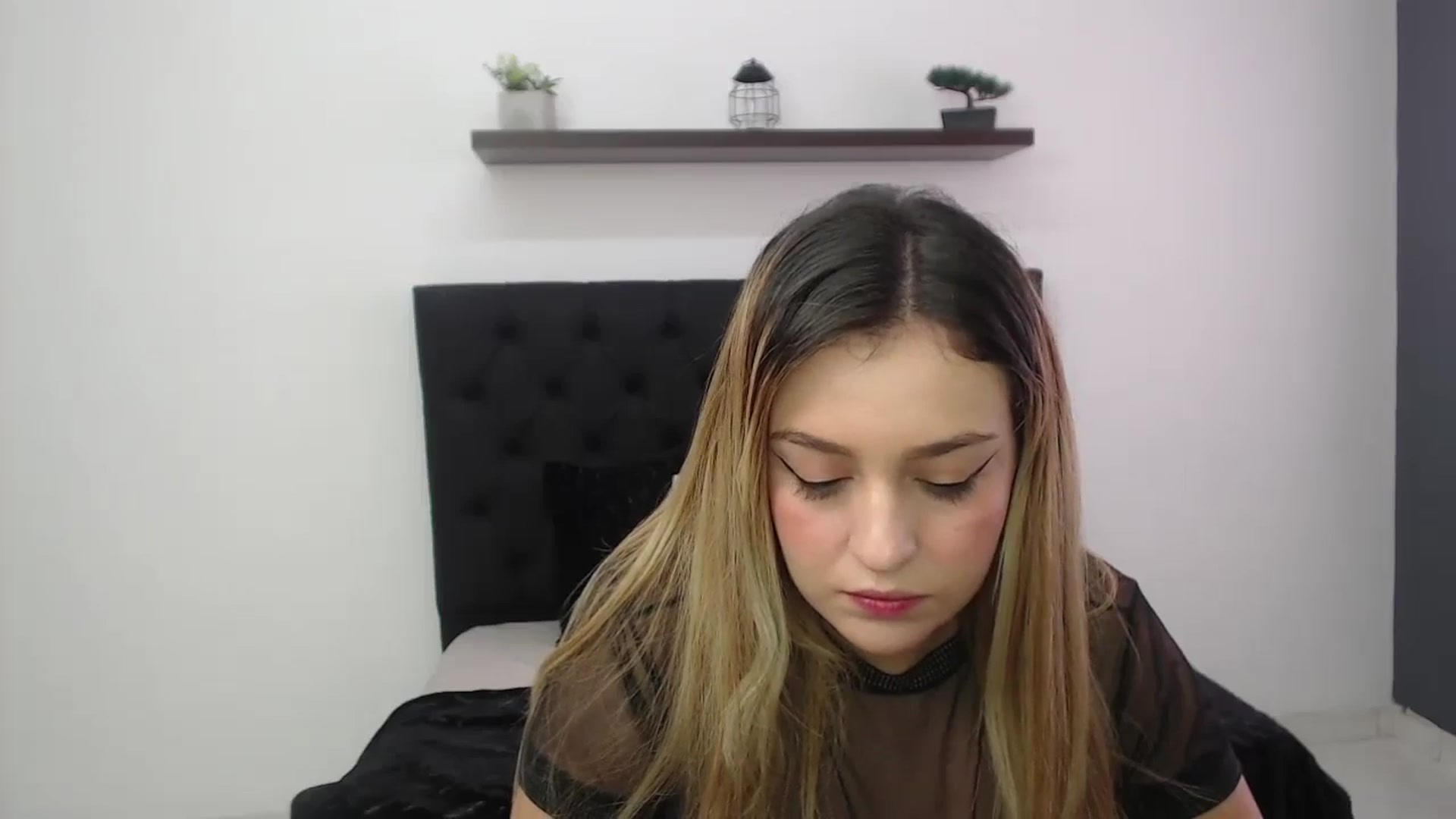 Gallery image thumbnail from CamilleDucan's myfreecams stream on, 11/15/2024, 14:40 image 19 of 20