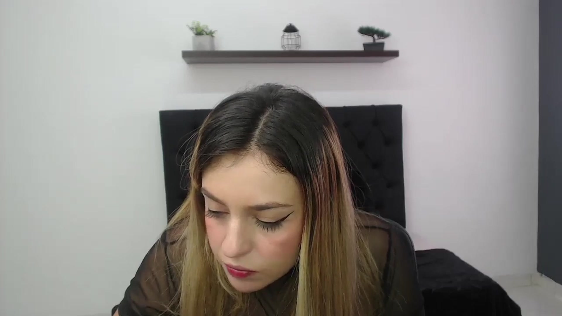 Gallery image thumbnail from CamilleDucan's myfreecams stream on, 11/15/2024, 15:21 image 8 of 20