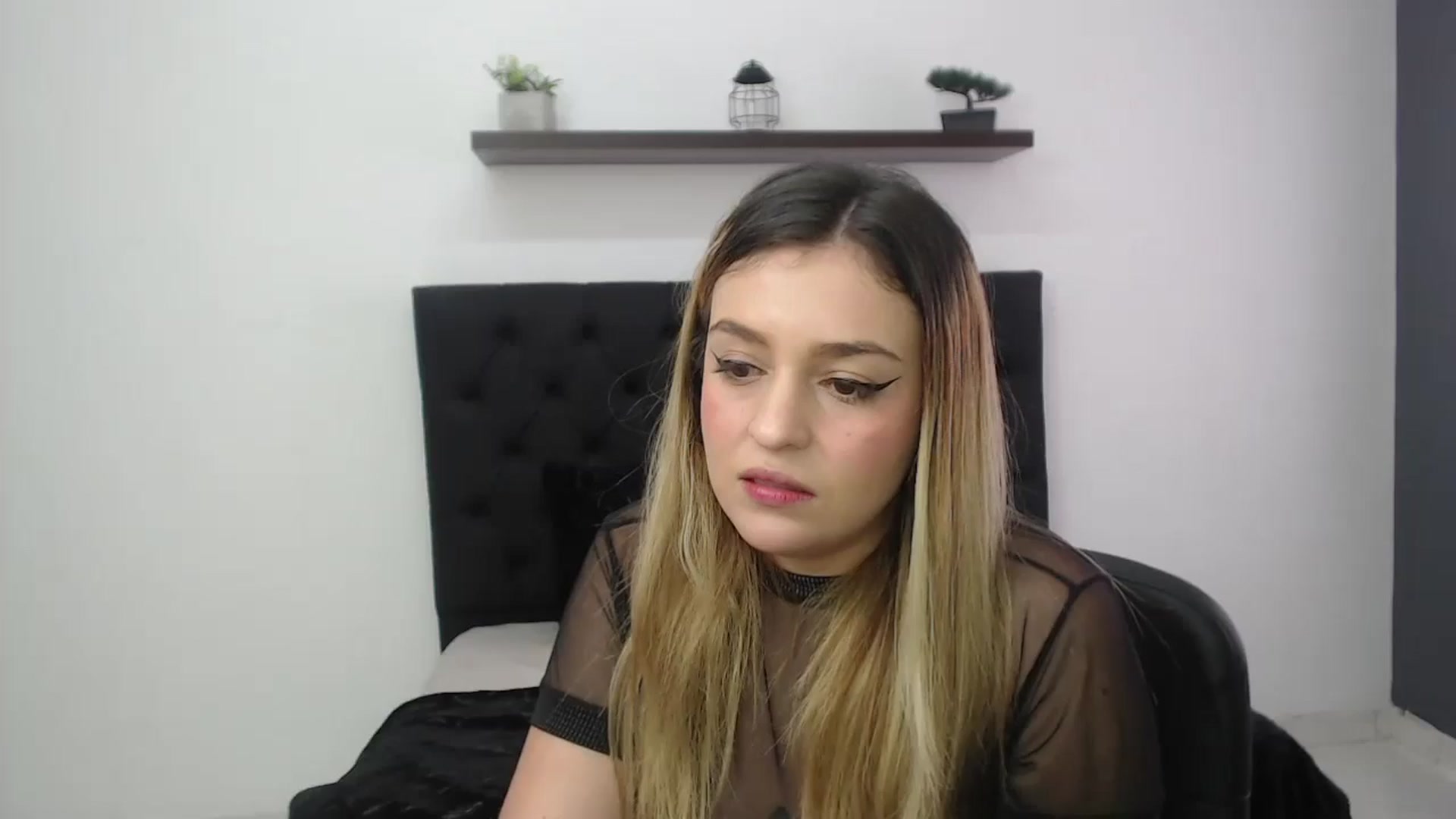 Gallery image thumbnail from CamilleDucan's myfreecams stream on, 11/15/2024, 15:21 image 6 of 20