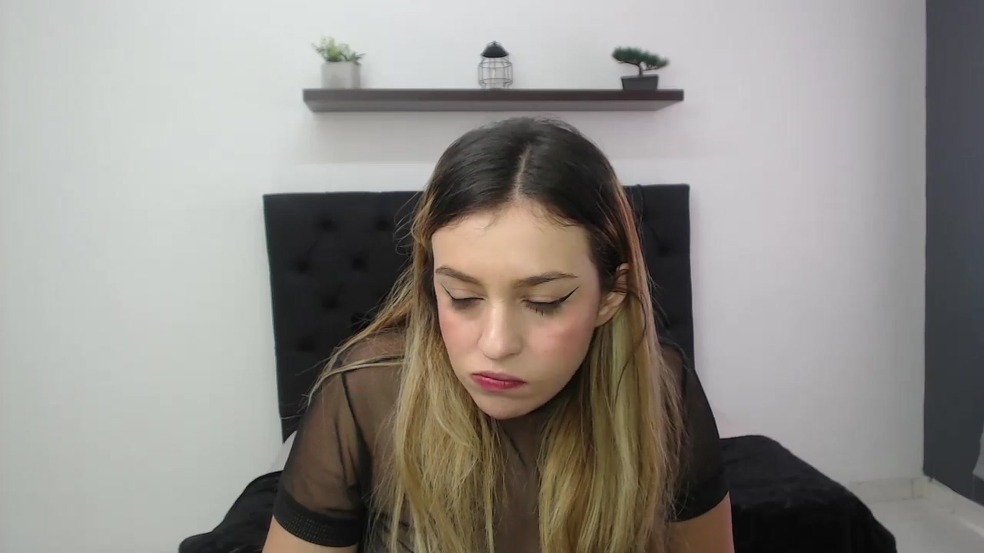 Gallery image thumbnail from CamilleDucan's myfreecams stream on, 11/15/2024, 15:21 image 10 of 20