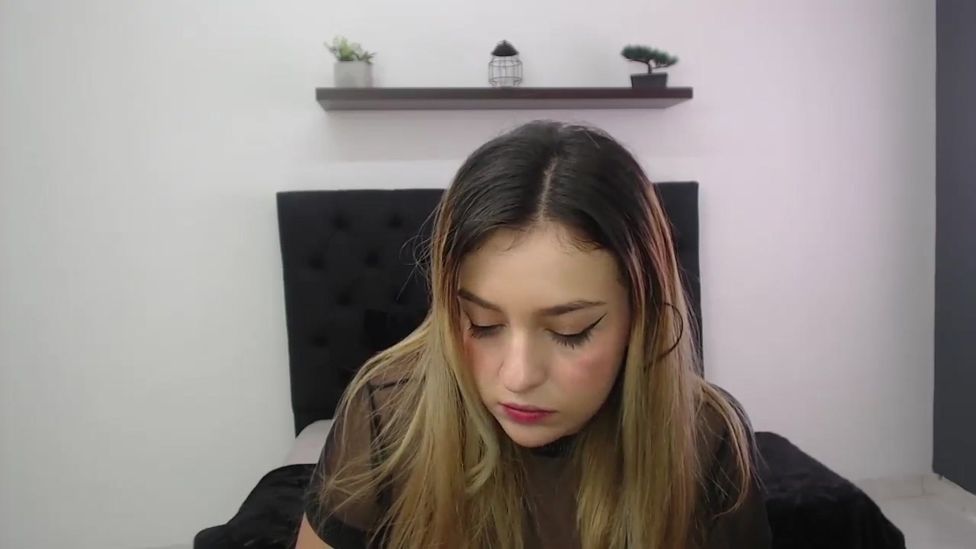 Gallery image thumbnail from CamilleDucan's myfreecams stream on, 11/15/2024, 15:21 image 3 of 20