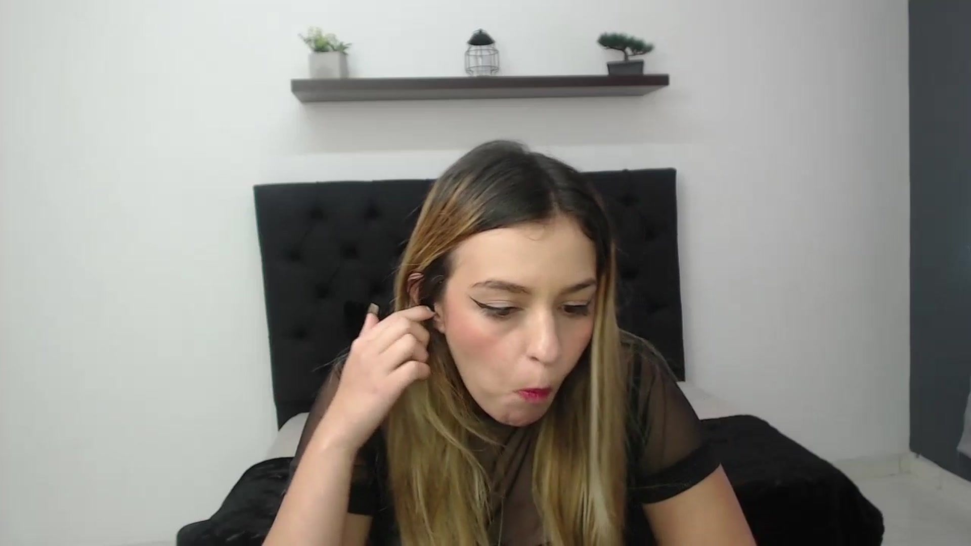 Gallery image thumbnail from CamilleDucan's myfreecams stream on, 11/15/2024, 16:59 image 18 of 20
