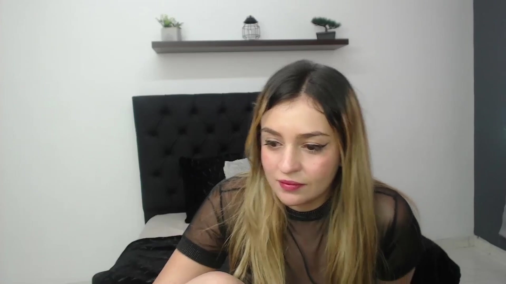 Gallery image thumbnail from CamilleDucan's myfreecams stream on, 11/15/2024, 17:27 image 14 of 20