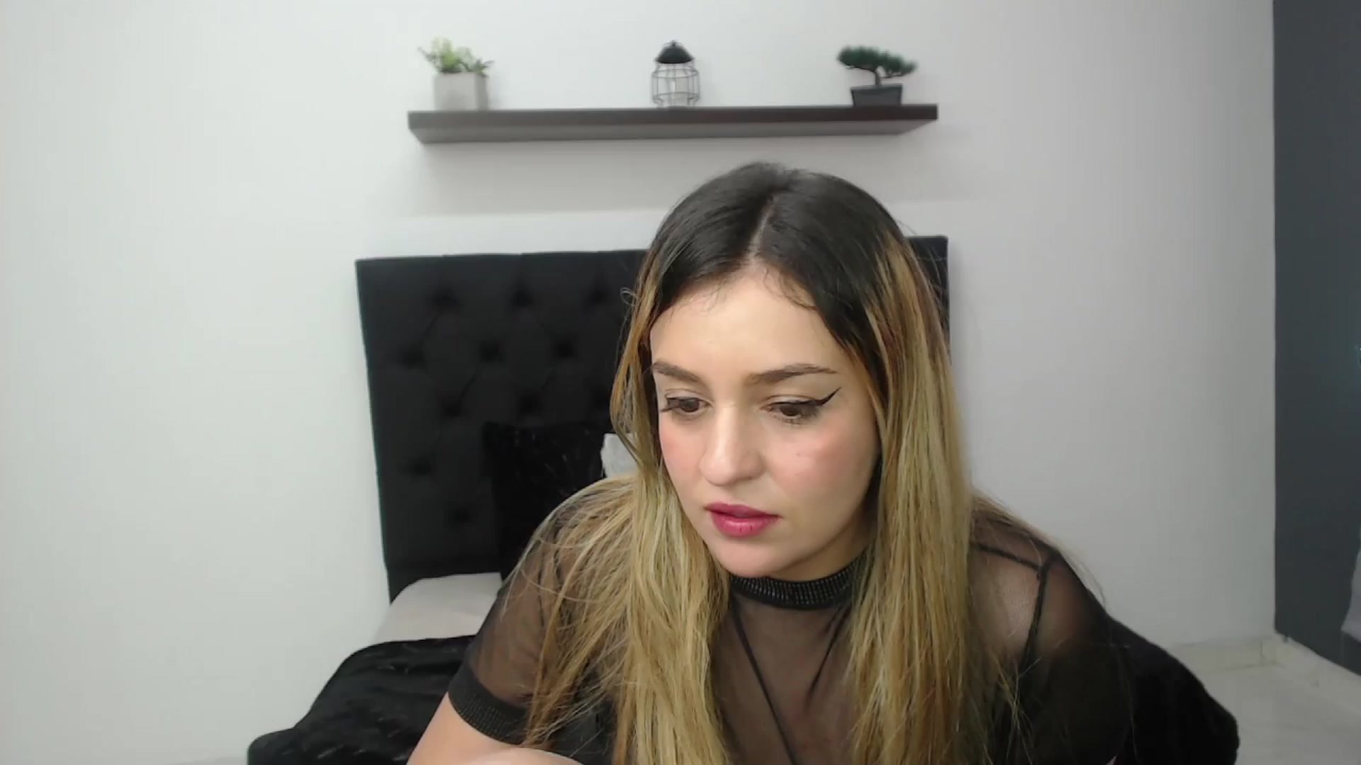 Gallery image thumbnail from CamilleDucan's myfreecams stream on, 11/15/2024, 17:27 image 12 of 20