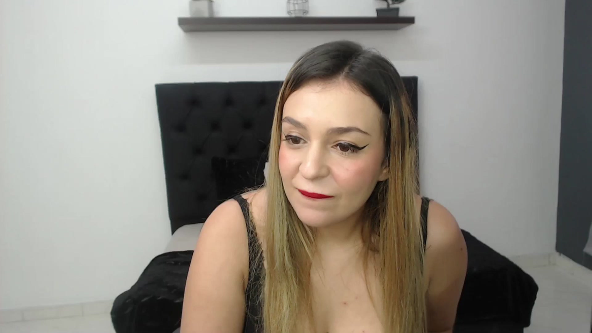 Gallery image thumbnail from CamilleDucan's myfreecams stream on, 11/16/2024, 14:55 image 11 of 20