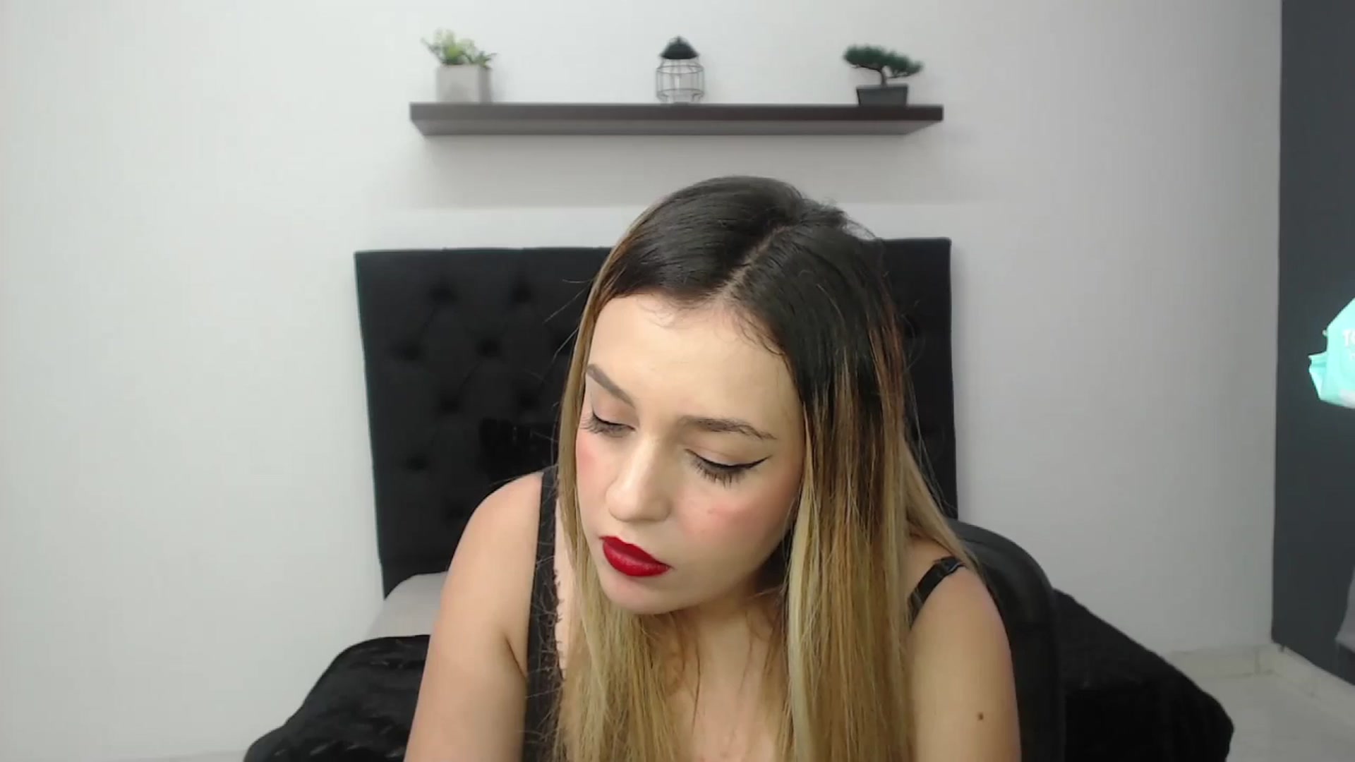 Gallery image thumbnail from CamilleDucan's myfreecams stream on, 11/16/2024, 14:55 image 17 of 20