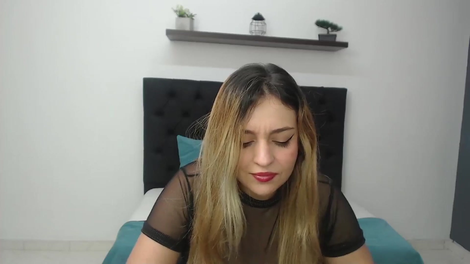 Gallery image thumbnail from CamilleDucan's myfreecams stream on, 11/21/2024, 14:44 image 14 of 20