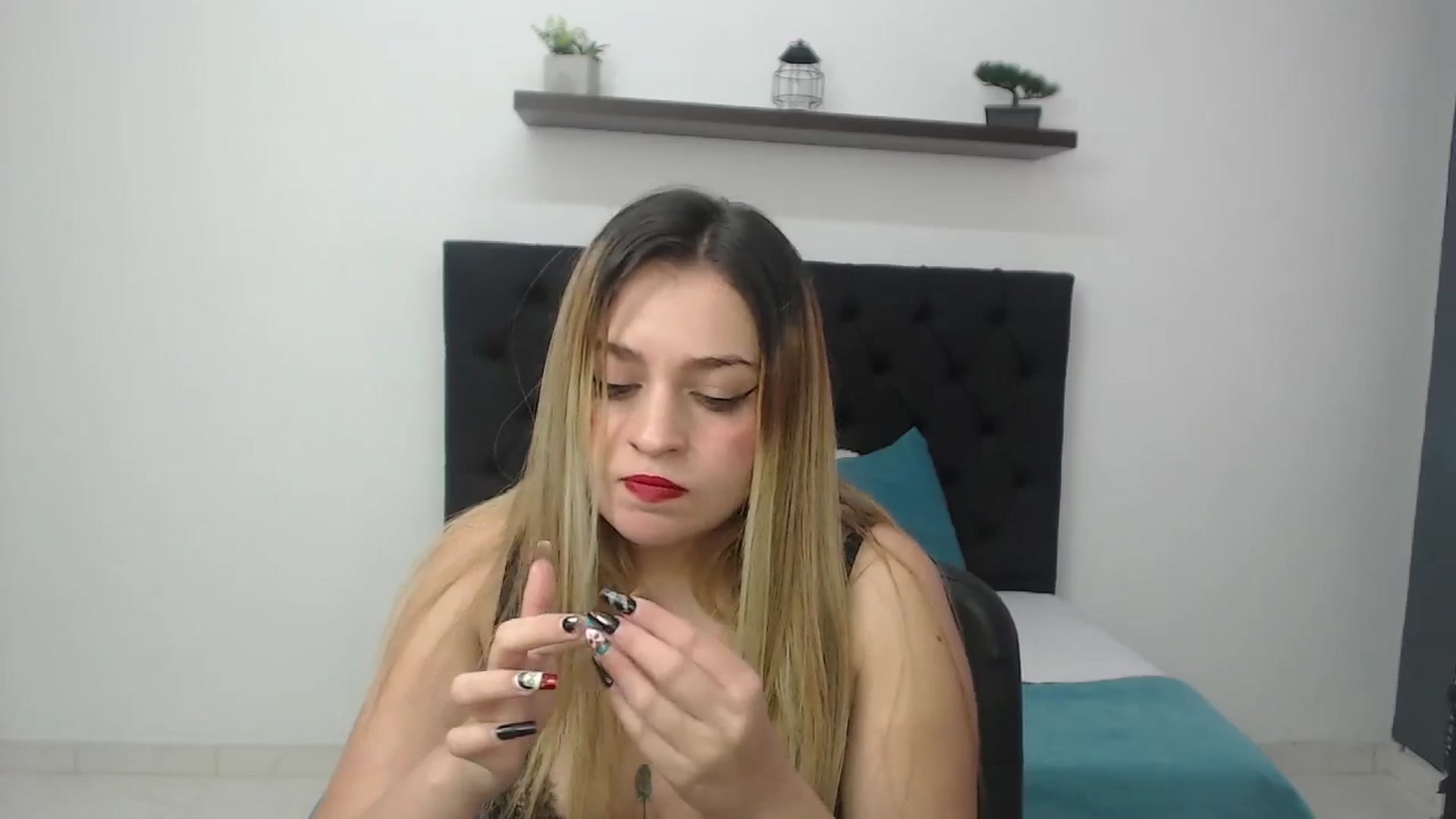 Gallery image thumbnail from CamilleDucan's myfreecams stream on, 11/22/2024, 17:10 image 6 of 20