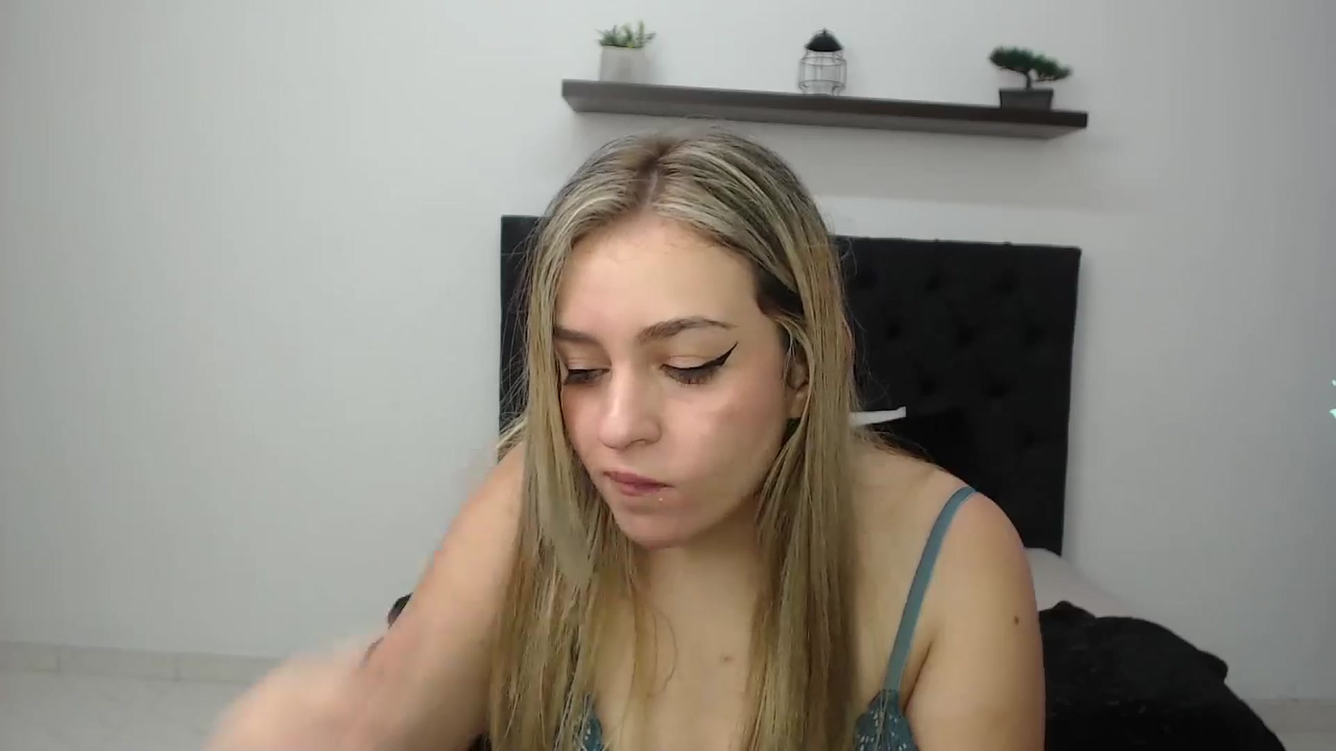Gallery image thumbnail from CamilleDucan's myfreecams stream on, 11/29/2024, 14:58 image 5 of 20