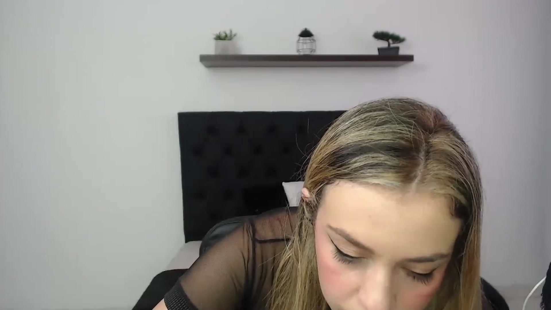 Gallery image thumbnail from CamilleDucan's myfreecams stream on, 11/30/2024, 13:29 image 5 of 20