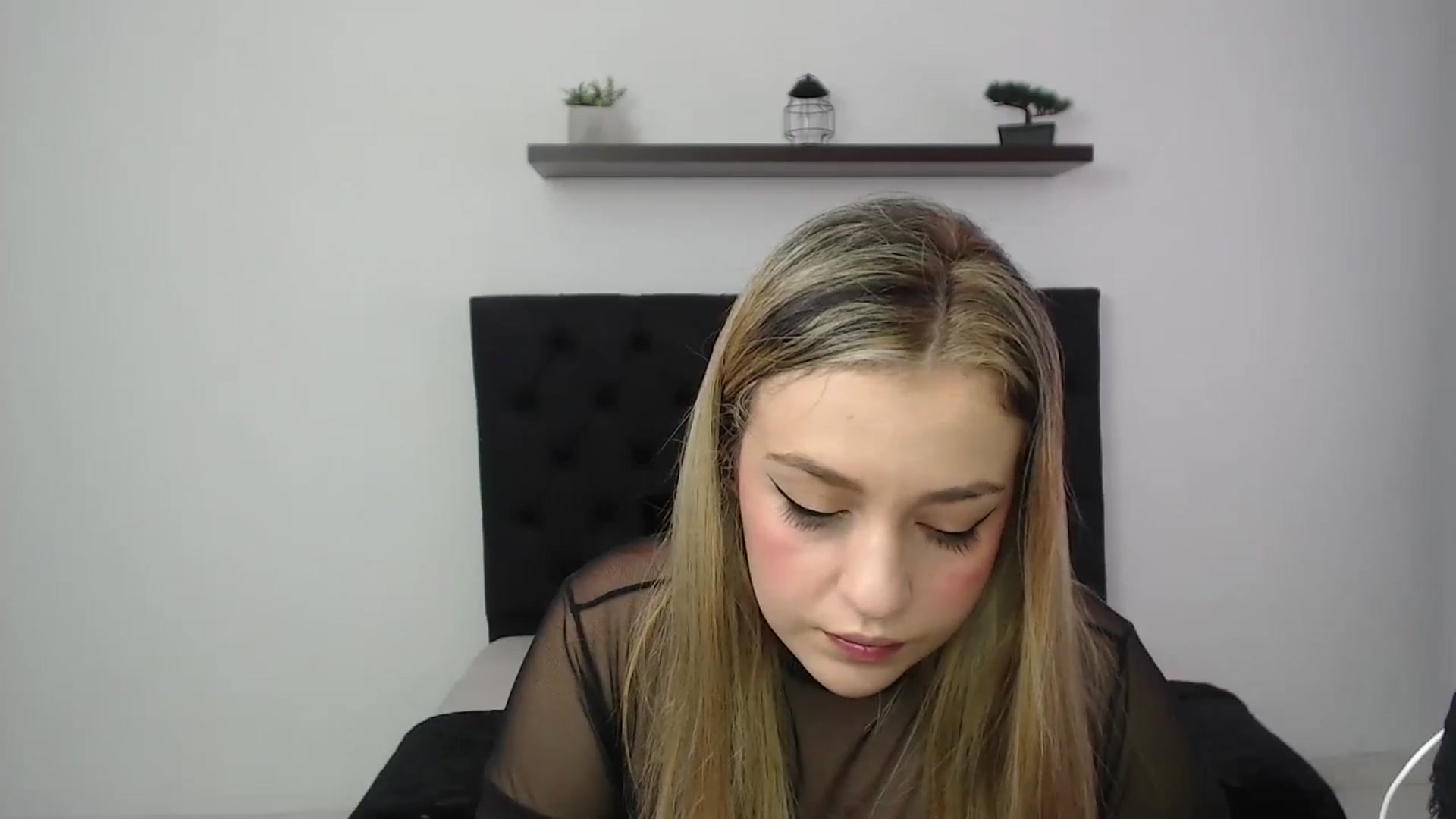 Gallery image thumbnail from CamilleDucan's myfreecams stream on, 11/30/2024, 13:29 image 3 of 20