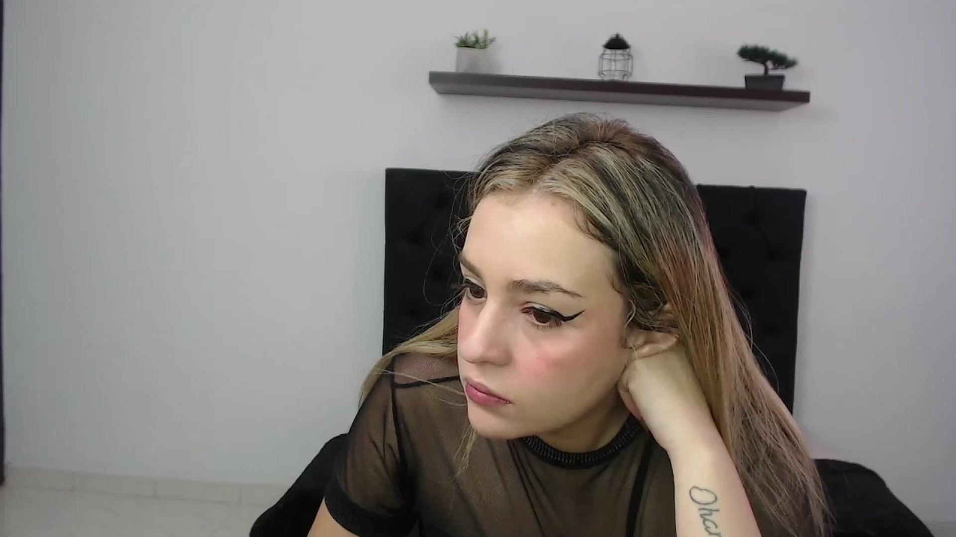 Gallery image thumbnail from CamilleDucan's myfreecams stream on, 11/30/2024, 13:29 image 14 of 20