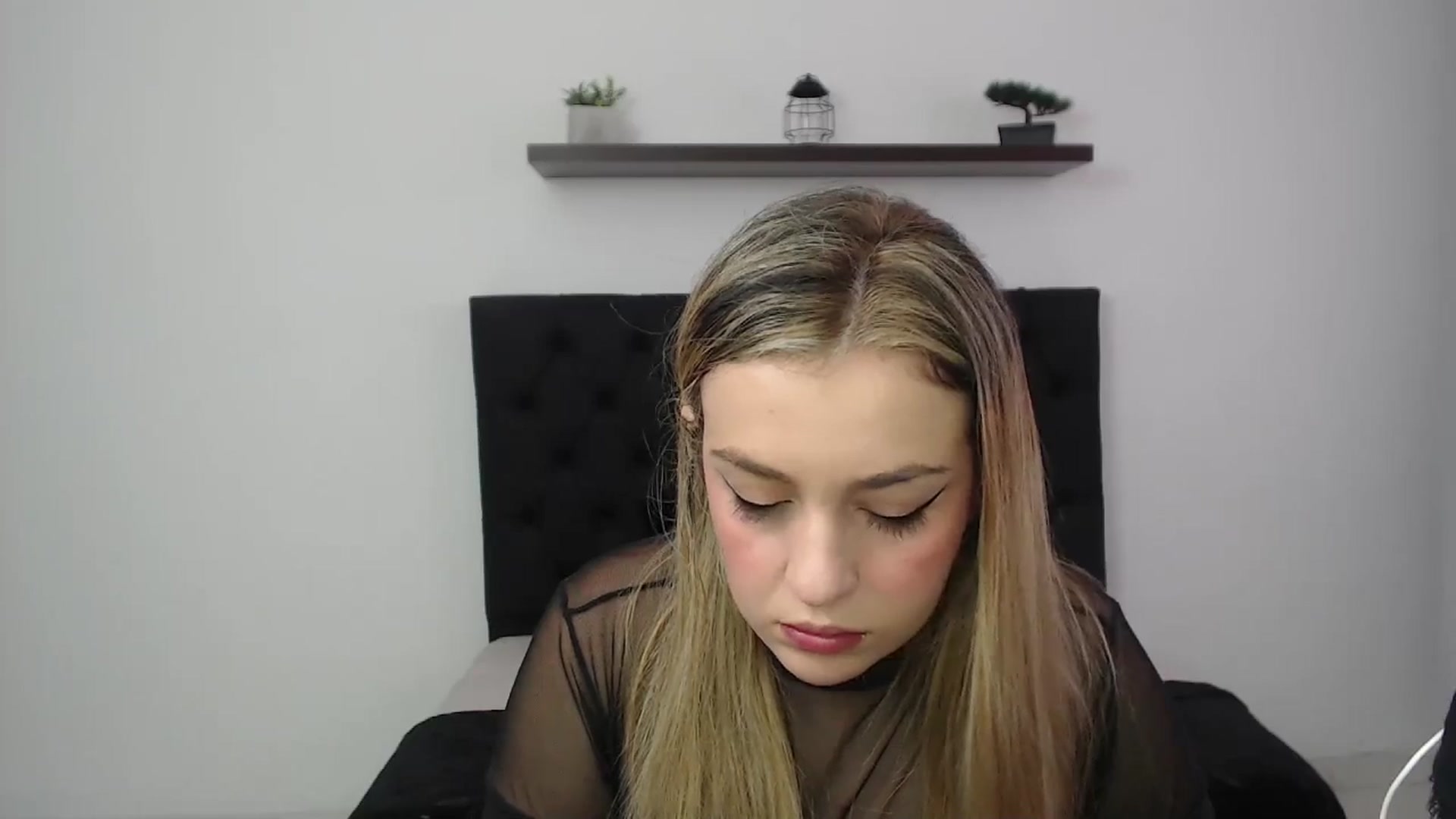 Gallery image thumbnail from CamilleDucan's myfreecams stream on, 11/30/2024, 13:29 image 9 of 20