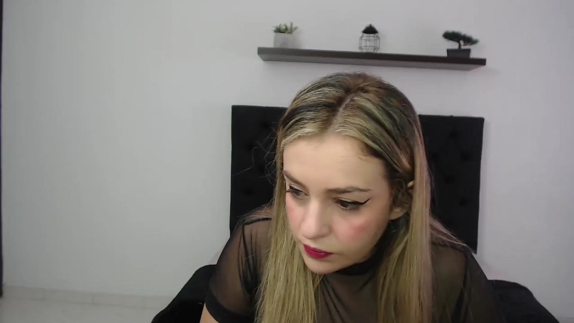 Gallery image thumbnail from CamilleDucan's myfreecams stream on, 11/30/2024, 15:18 image 4 of 20