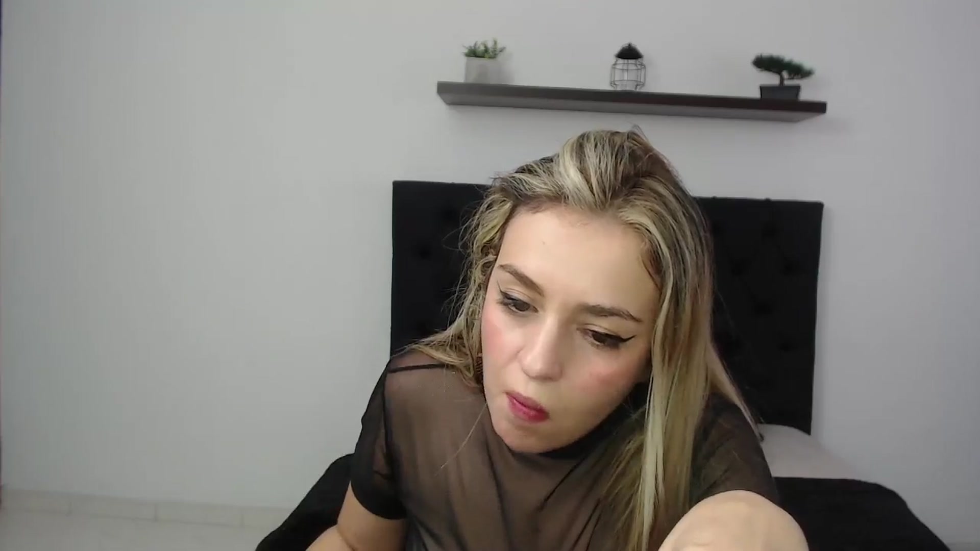 Gallery image thumbnail from CamilleDucan's myfreecams stream on, 11/30/2024, 15:53 image 7 of 20