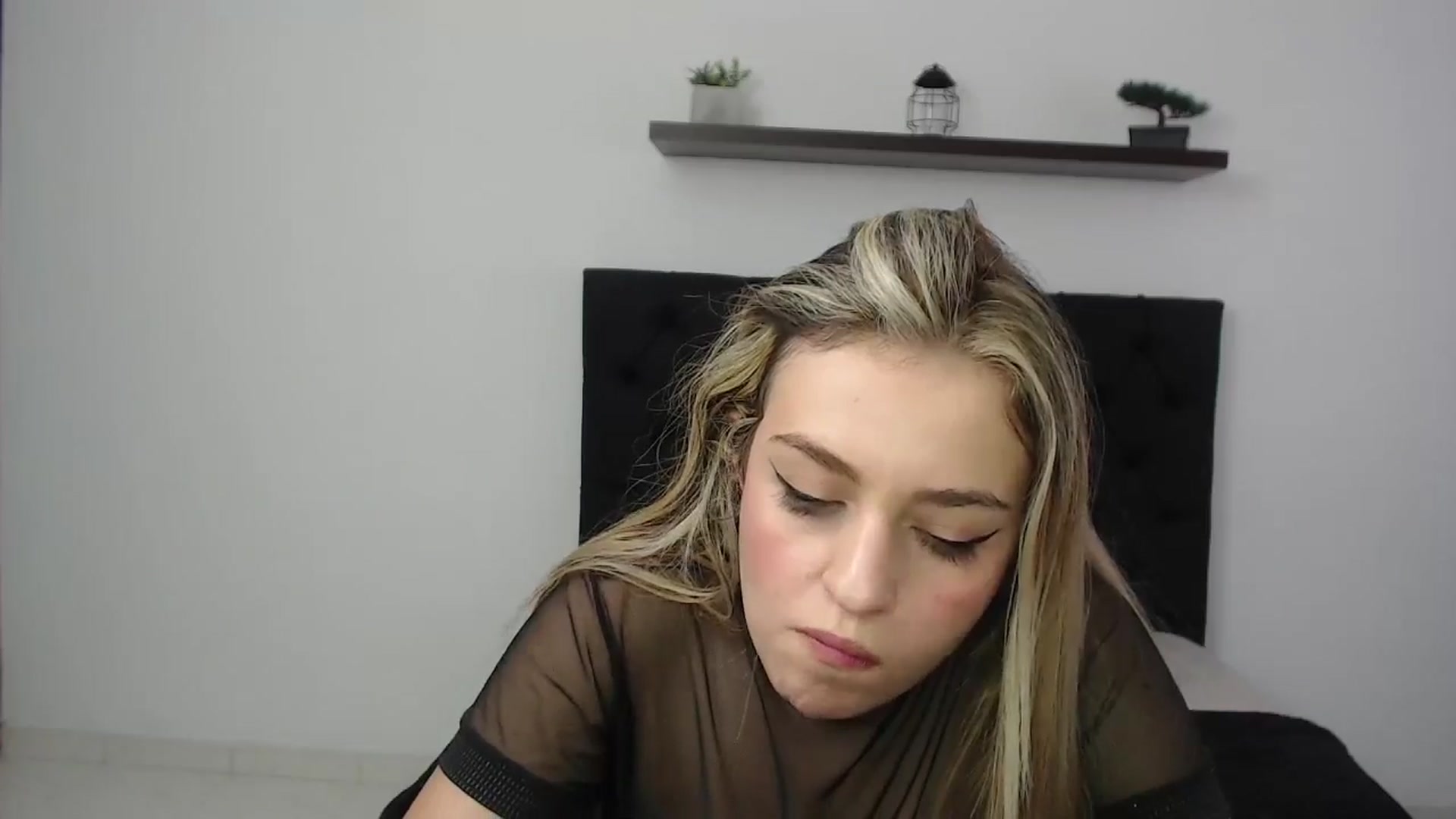 Gallery image thumbnail from CamilleDucan's myfreecams stream on, 11/30/2024, 15:53 image 9 of 20