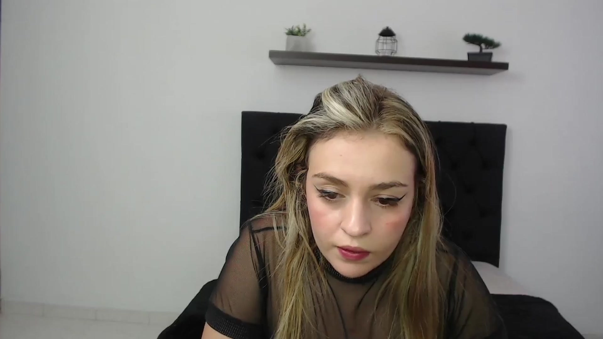 Gallery image thumbnail from CamilleDucan's myfreecams stream on, 11/30/2024, 15:53 image 12 of 20