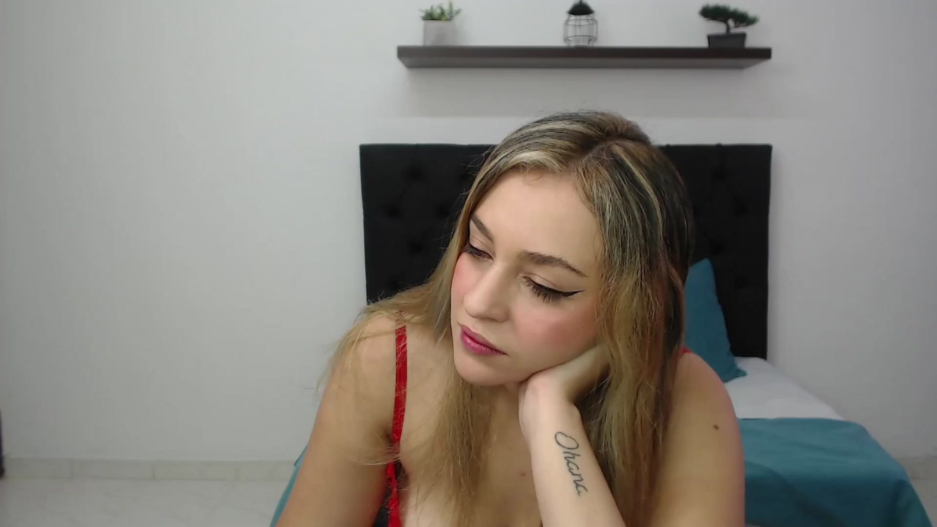 Gallery image thumbnail from CamilleDucan's myfreecams stream on, 12/02/2024, 13:59 image 11 of 20