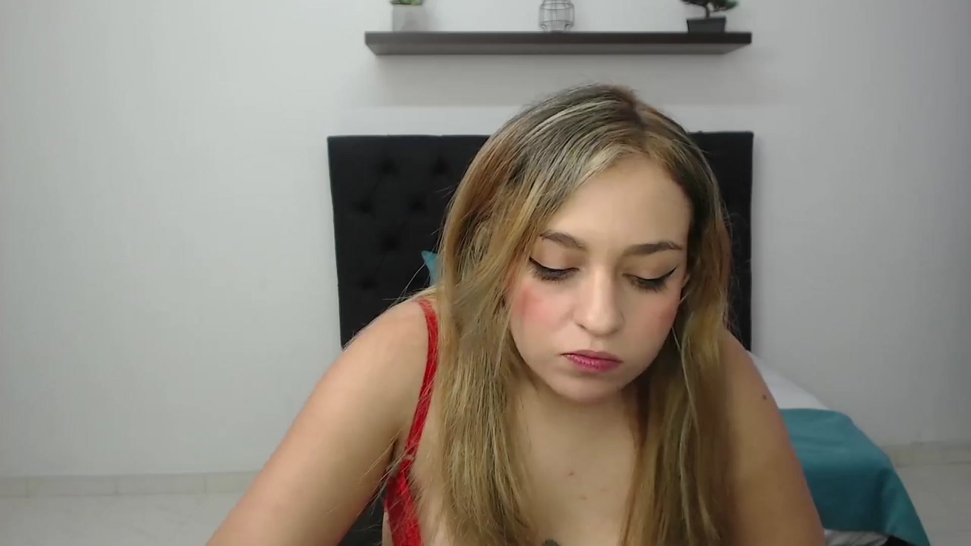 Gallery image thumbnail from CamilleDucan's myfreecams stream on, 12/02/2024, 15:23 image 6 of 20