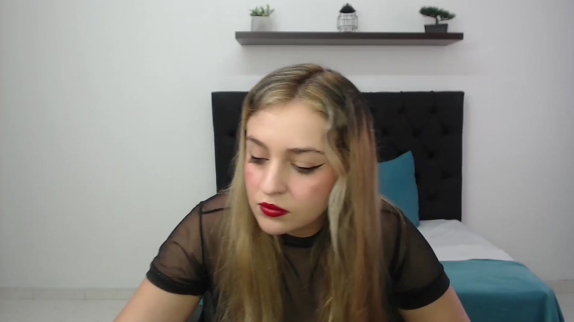 Gallery image thumbnail from CamilleDucan's myfreecams stream on, 12/05/2024, 14:12 image 7 of 20