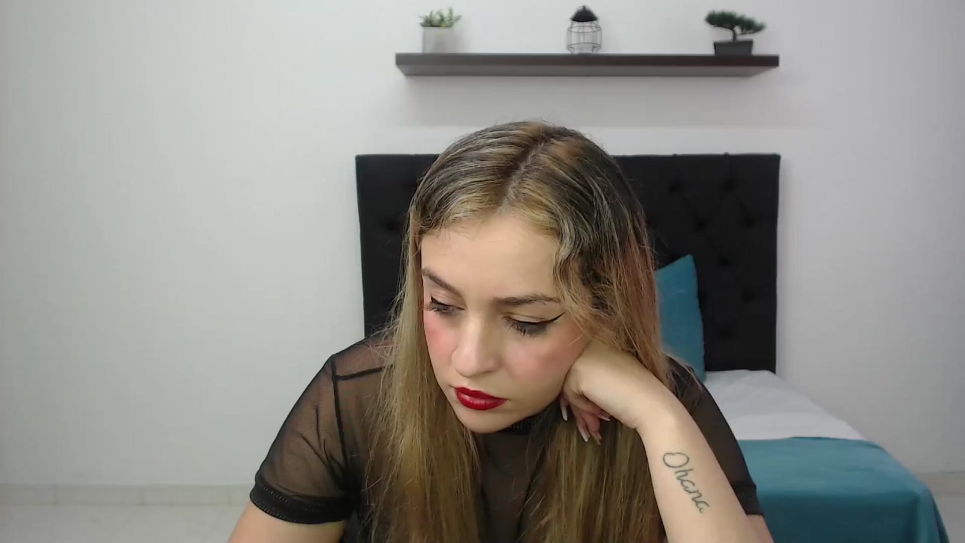 Gallery image thumbnail from CamilleDucan's myfreecams stream on, 12/05/2024, 14:12 image 9 of 20