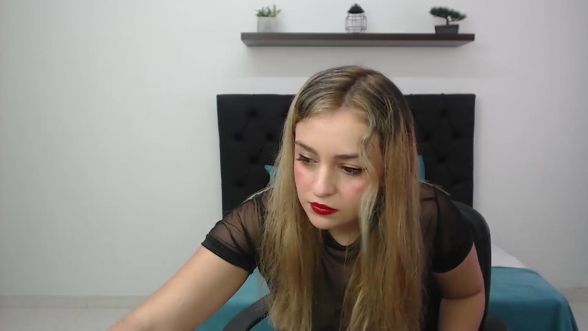 Gallery image thumbnail from CamilleDucan's myfreecams stream on, 12/05/2024, 14:12 image 19 of 20