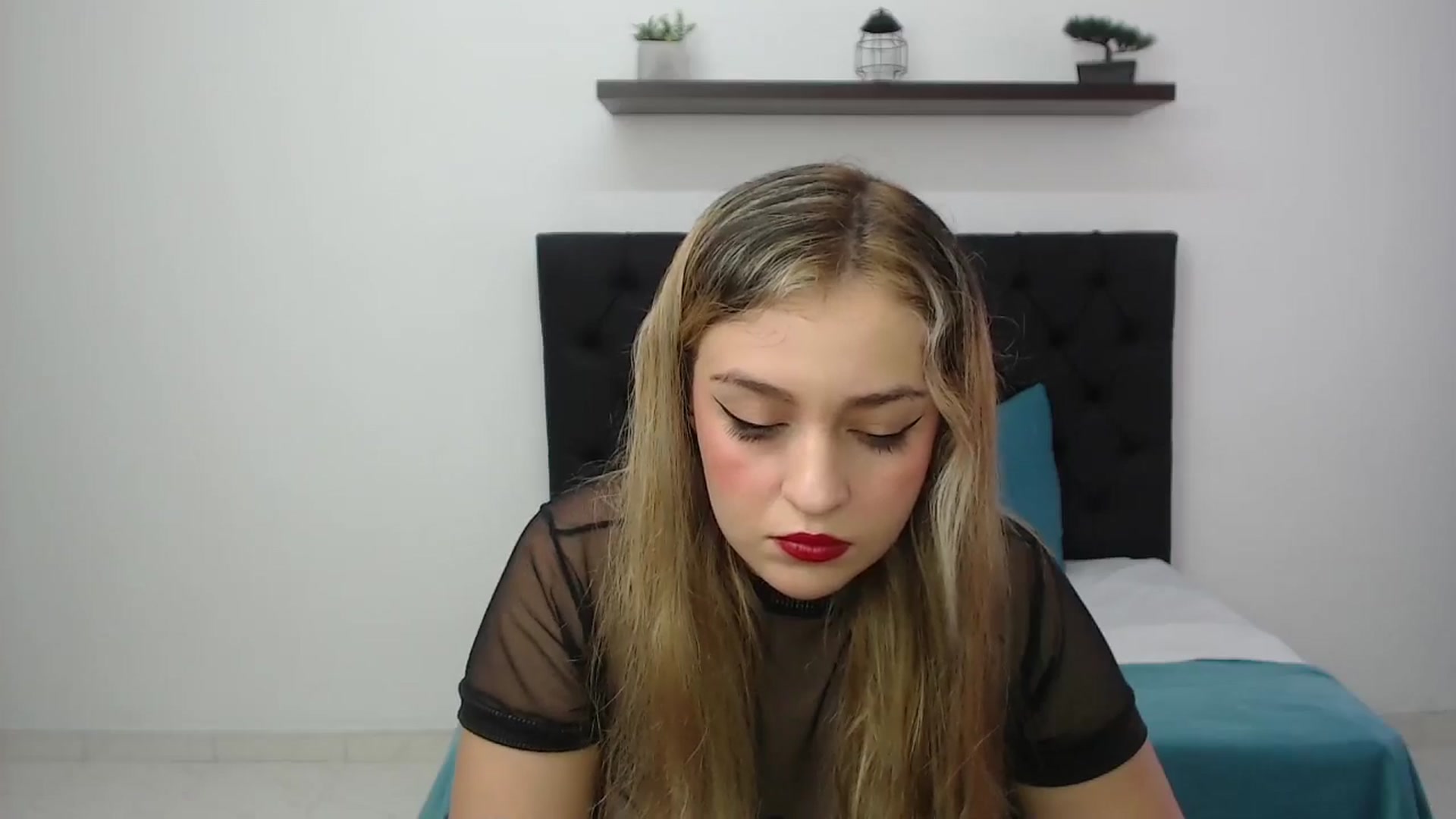 Gallery image thumbnail from CamilleDucan's myfreecams stream on, 12/05/2024, 14:12 image 8 of 20