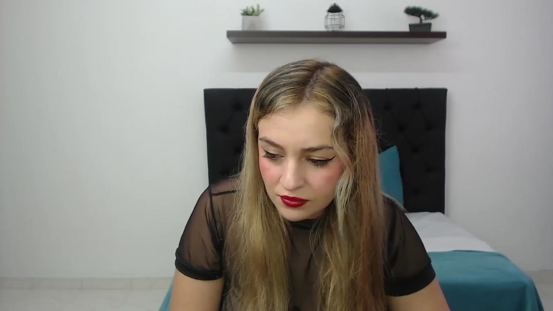 Gallery image thumbnail from CamilleDucan's myfreecams stream on, 12/05/2024, 14:12 image 12 of 20