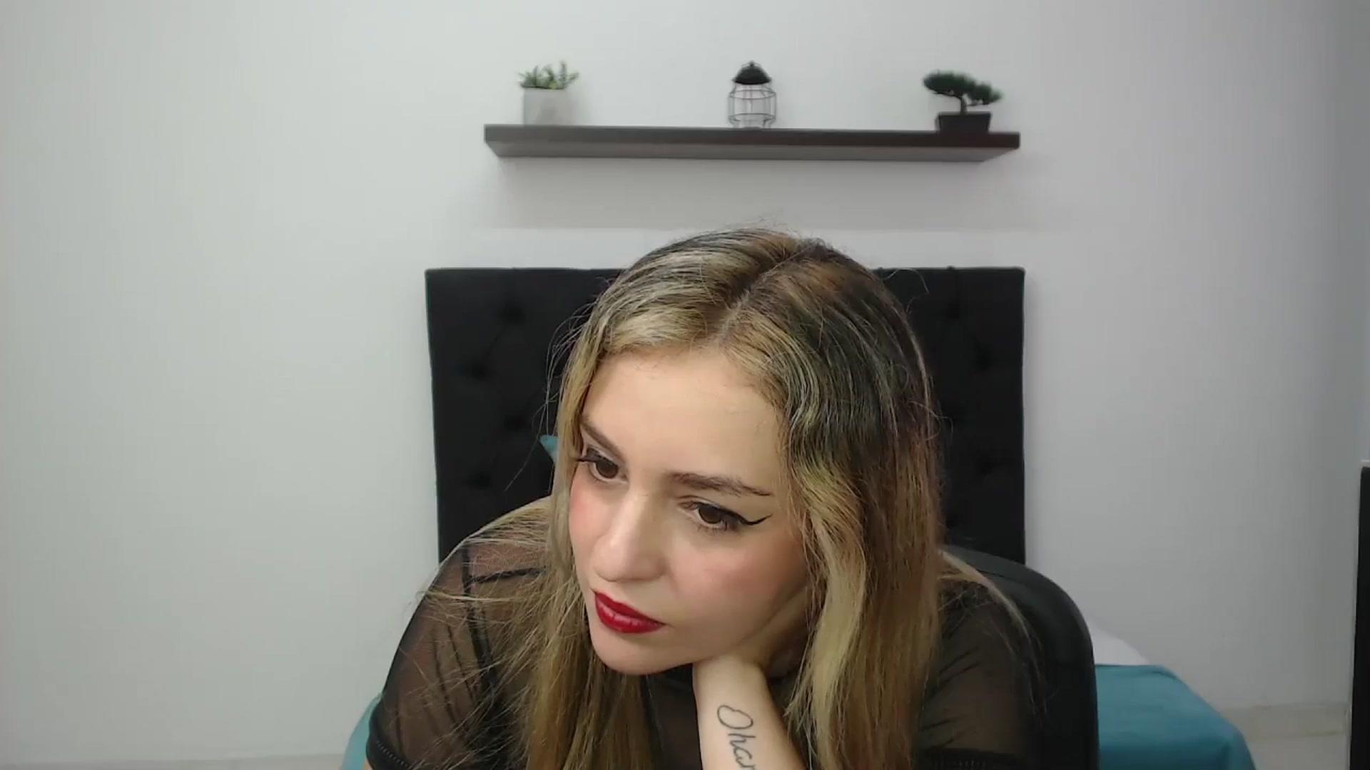 Gallery image thumbnail from CamilleDucan's myfreecams stream on, 12/05/2024, 15:15 image 18 of 20