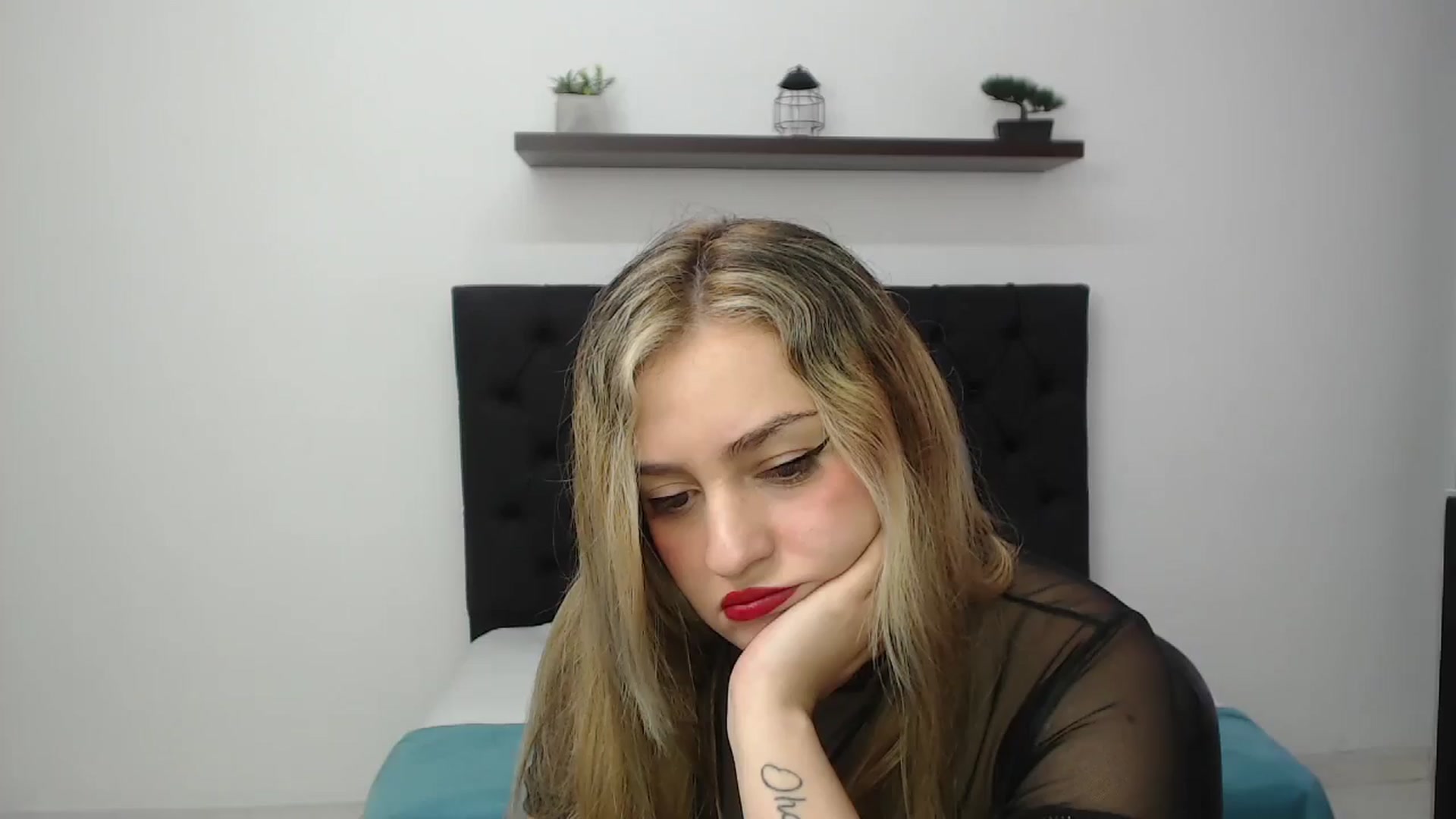 Gallery image thumbnail from CamilleDucan's myfreecams stream on, 12/05/2024, 15:15 image 8 of 20