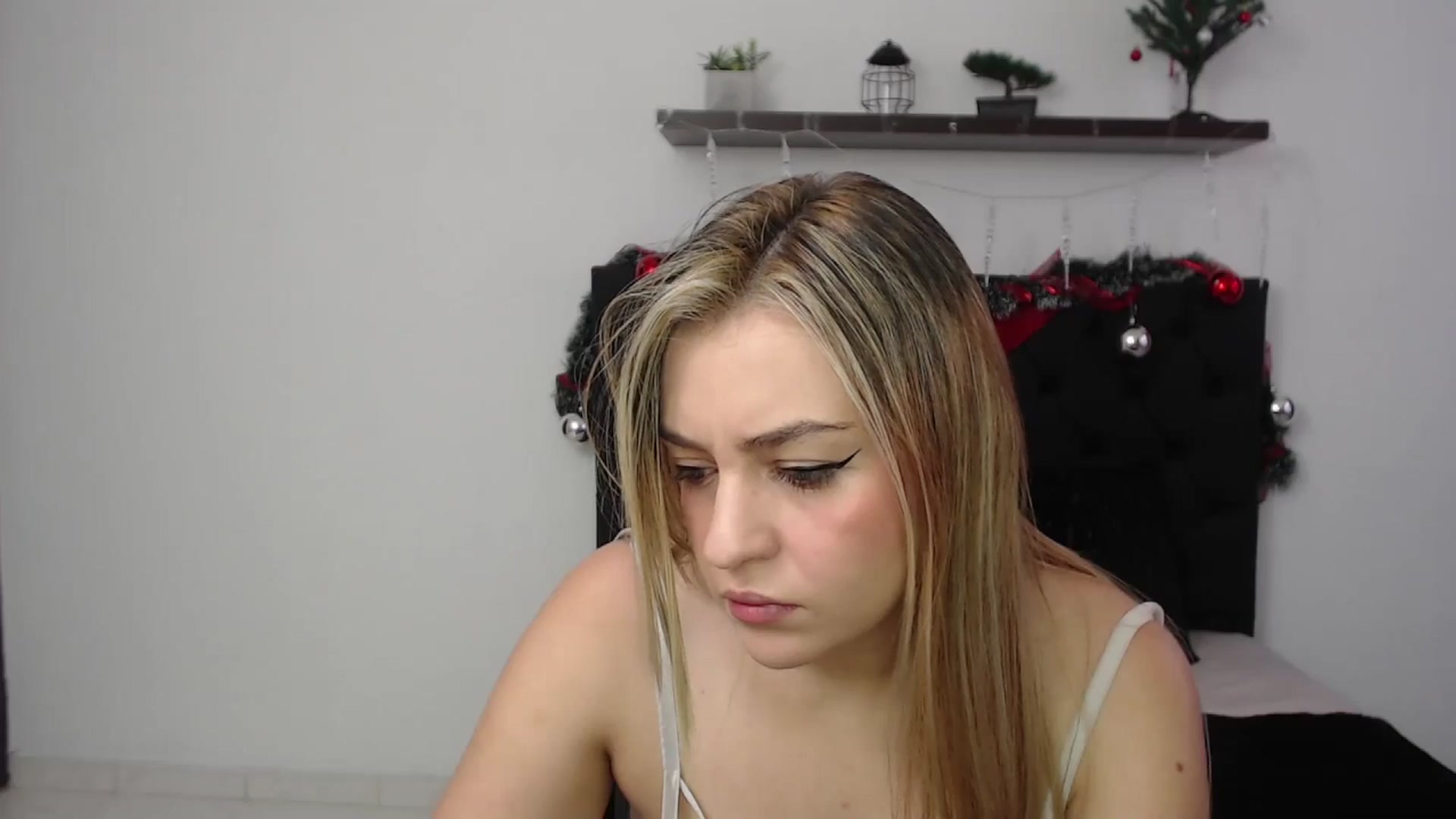 Gallery image thumbnail from CamilleDucan's myfreecams stream on, 12/11/2024, 13:43 image 5 of 20