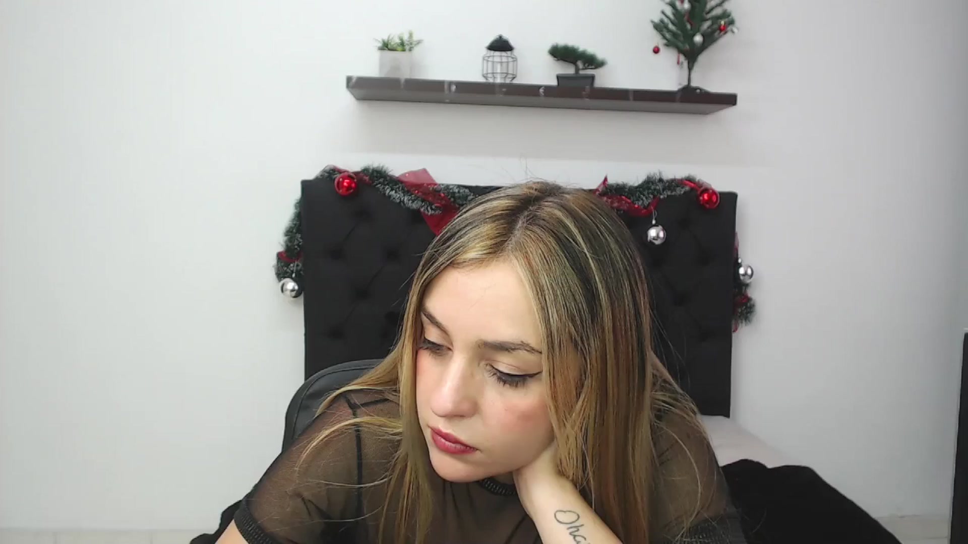 Gallery image thumbnail from CamilleDucan's myfreecams stream on, 12/12/2024, 18:27 image 2 of 20