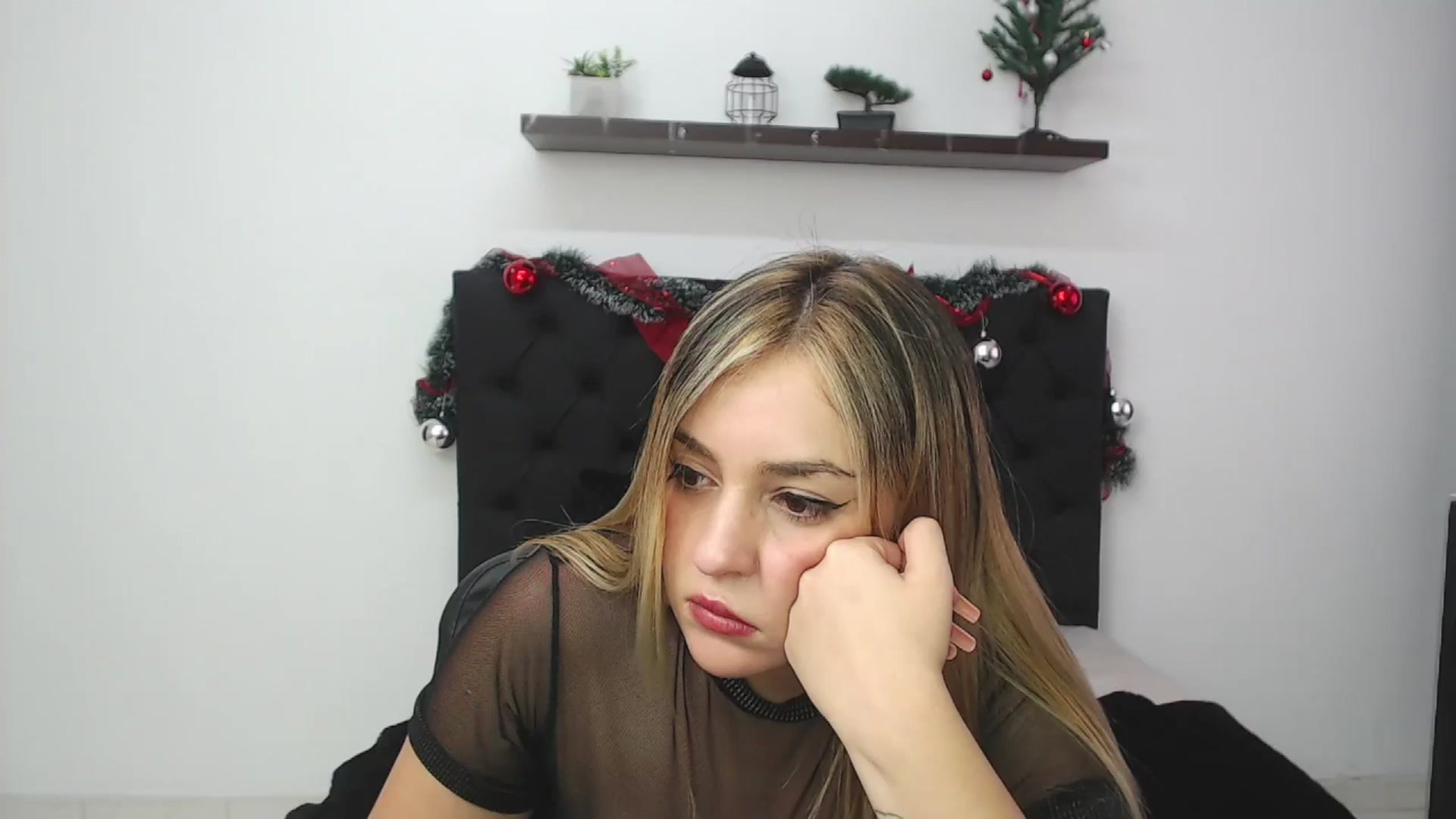 Gallery image thumbnail from CamilleDucan's myfreecams stream on, 12/12/2024, 18:27 image 1 of 20
