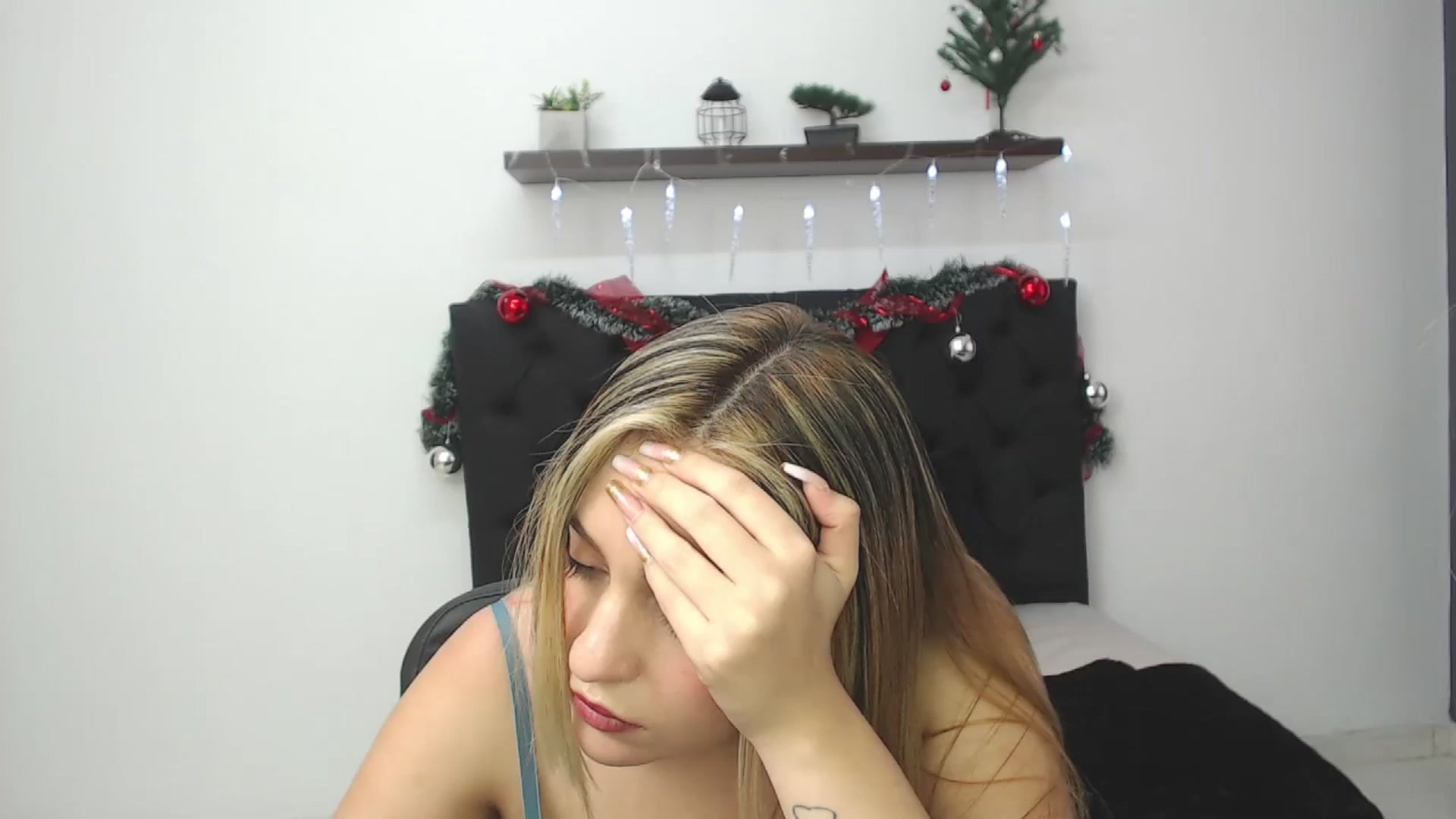 Gallery image thumbnail from CamilleDucan's myfreecams stream on, 12/13/2024, 16:47 image 10 of 20