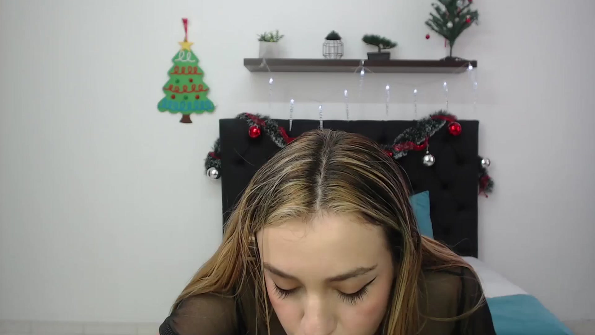 Gallery image thumbnail from CamilleDucan's myfreecams stream on, 12/21/2024, 14:32 image 6 of 20