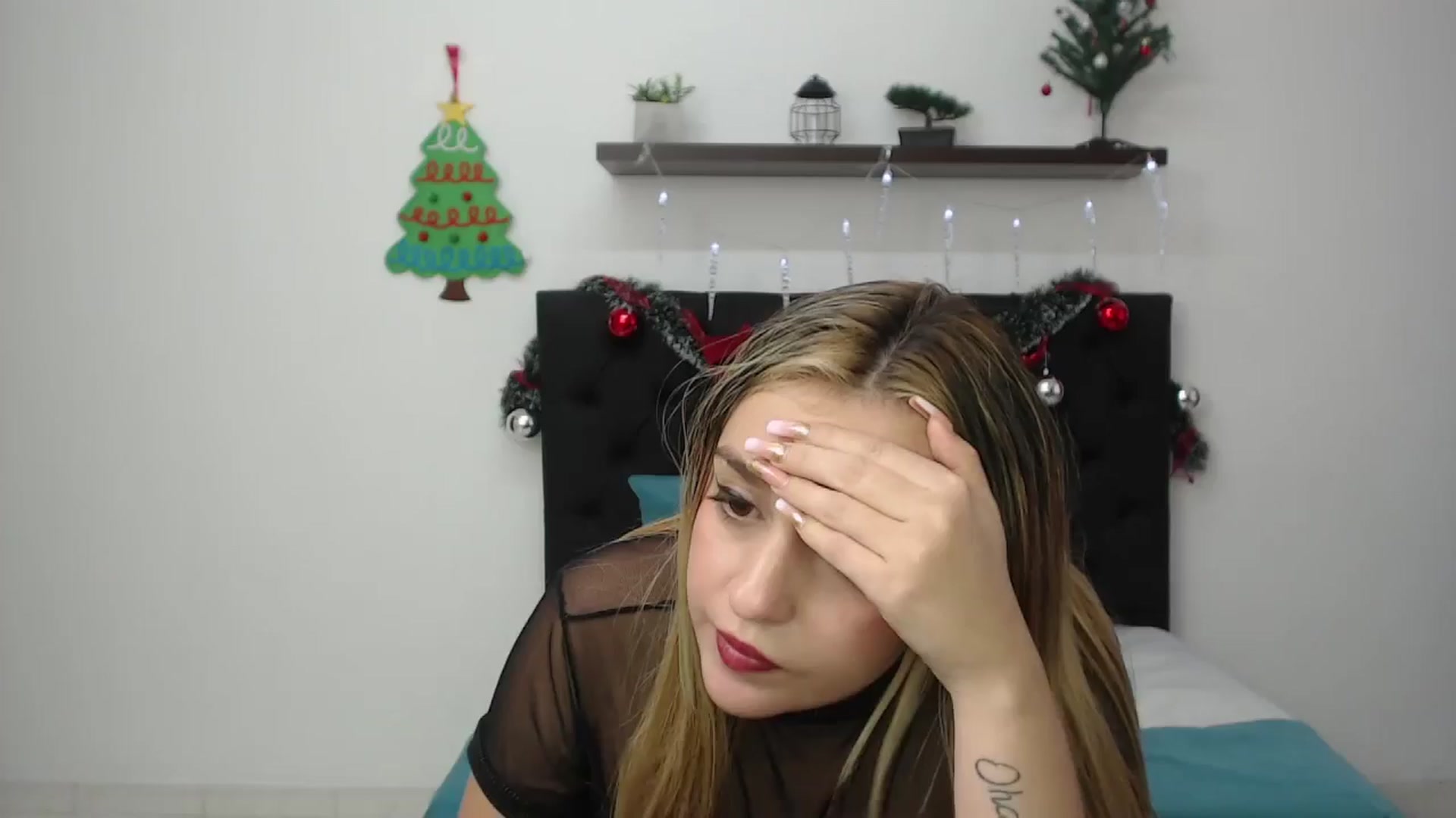Gallery image thumbnail from CamilleDucan's myfreecams stream on, 12/21/2024, 16:33 image 14 of 20