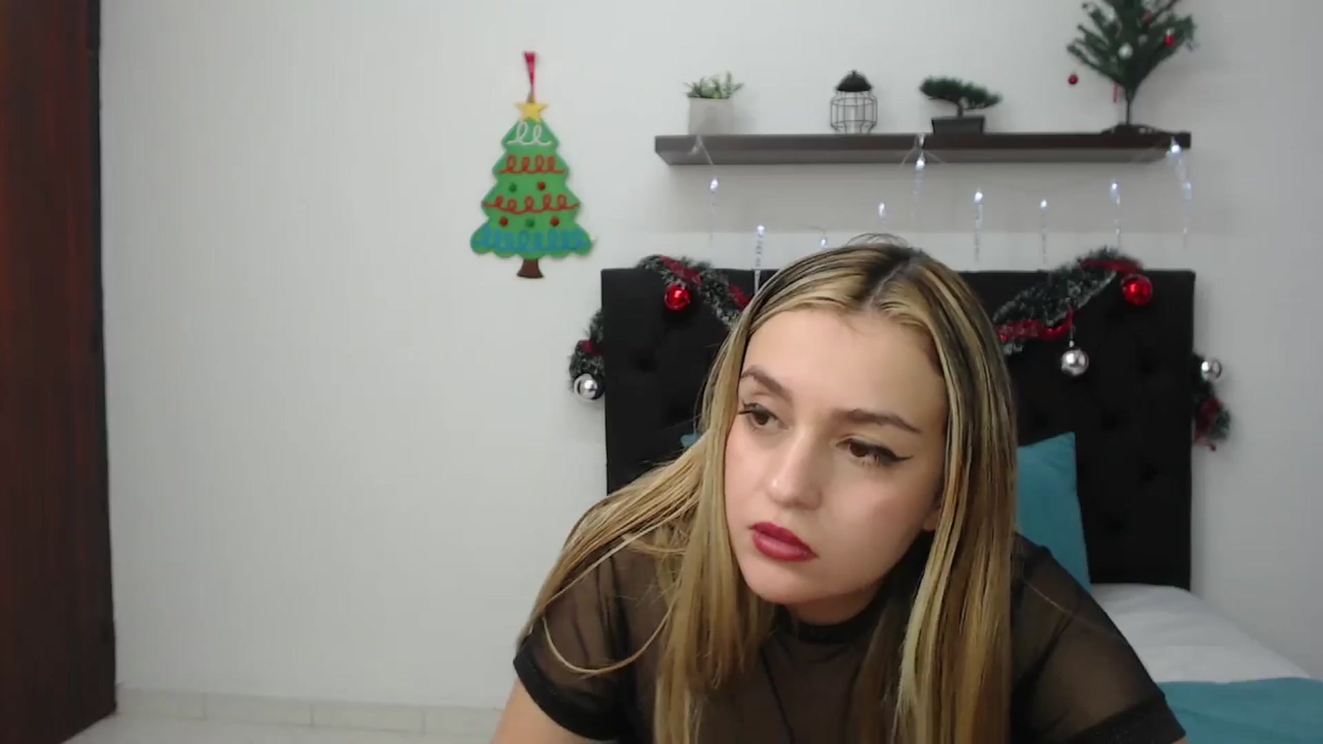 Gallery image thumbnail from CamilleDucan's myfreecams stream on, 12/21/2024, 17:12 image 8 of 20