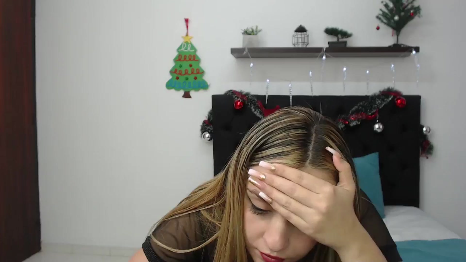 Gallery image thumbnail from CamilleDucan's myfreecams stream on, 12/21/2024, 17:12 image 7 of 20