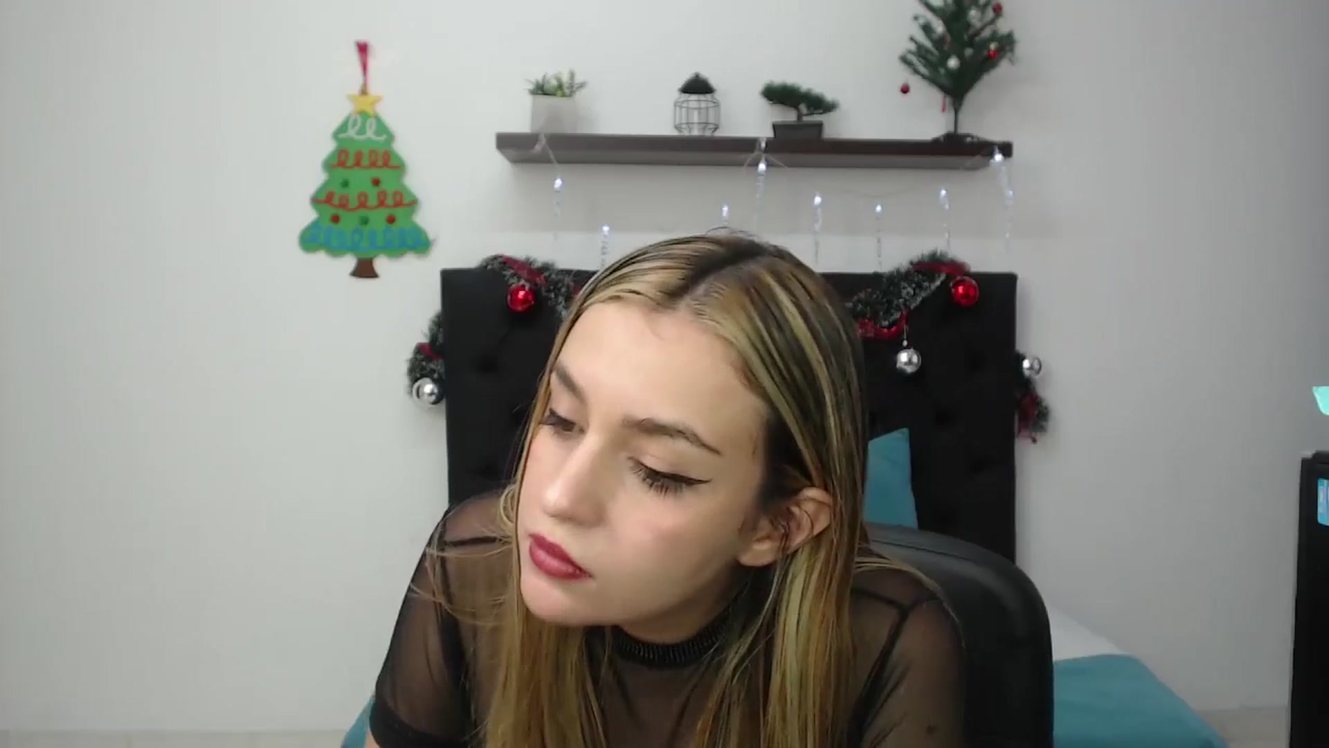 Gallery image thumbnail from CamilleDucan's myfreecams stream on, 12/21/2024, 17:27 image 3 of 20