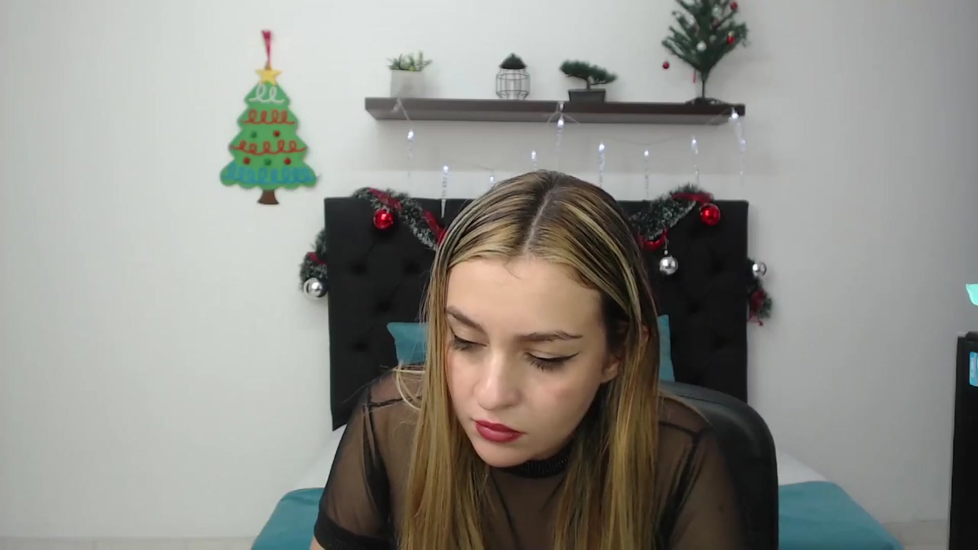 Gallery image thumbnail from CamilleDucan's myfreecams stream on, 12/21/2024, 17:27 image 8 of 20